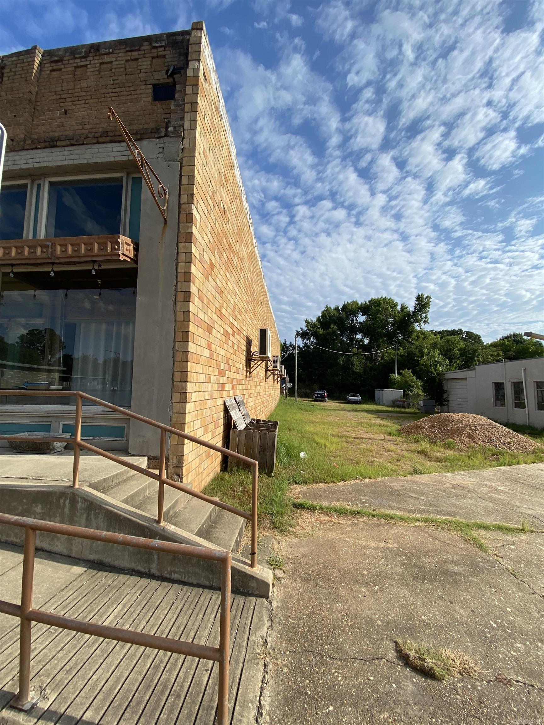 McCulloch - Commercial Sale