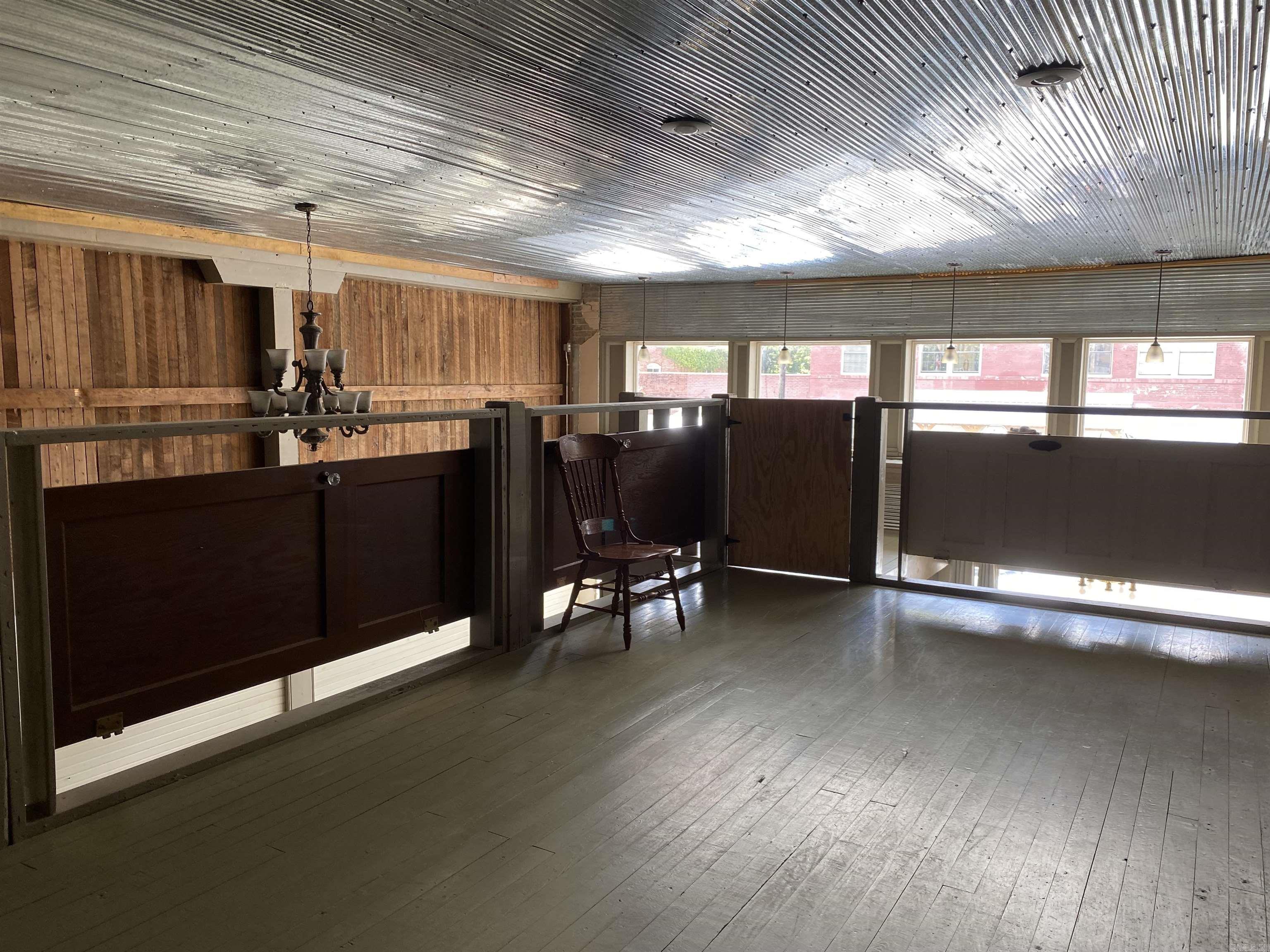 McCulloch - Commercial Sale