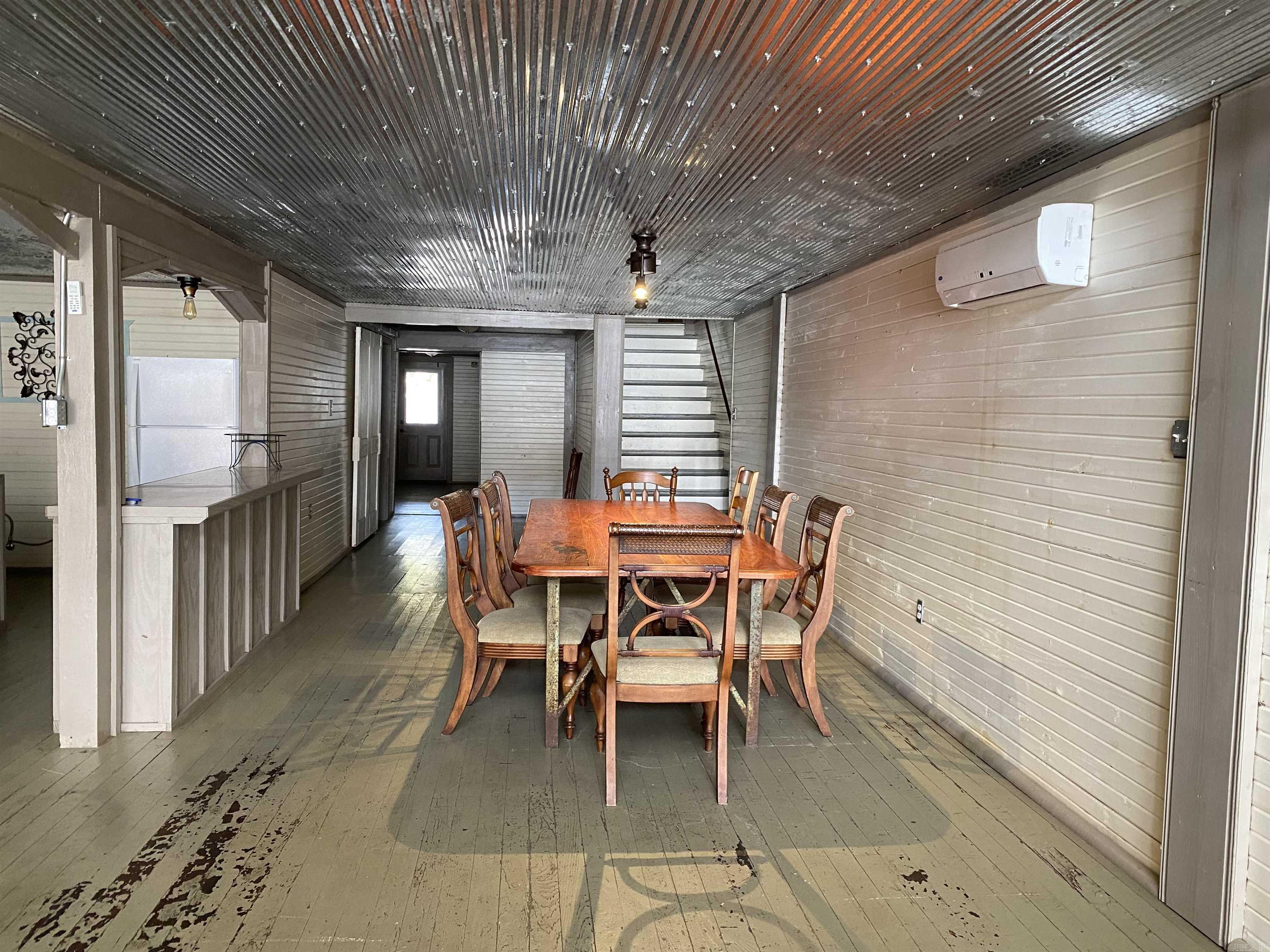 McCulloch - Commercial Sale