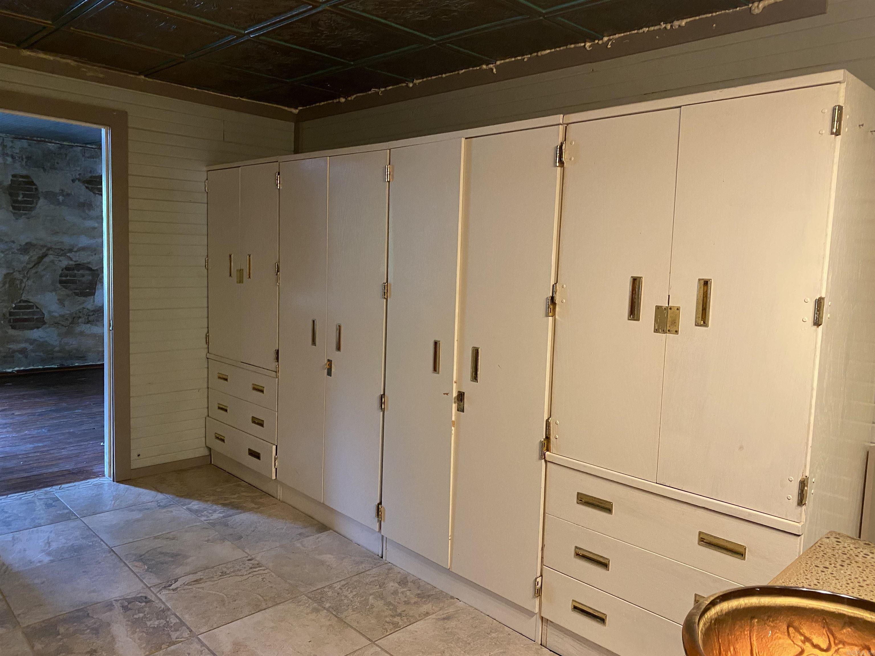 McCulloch - Commercial Sale