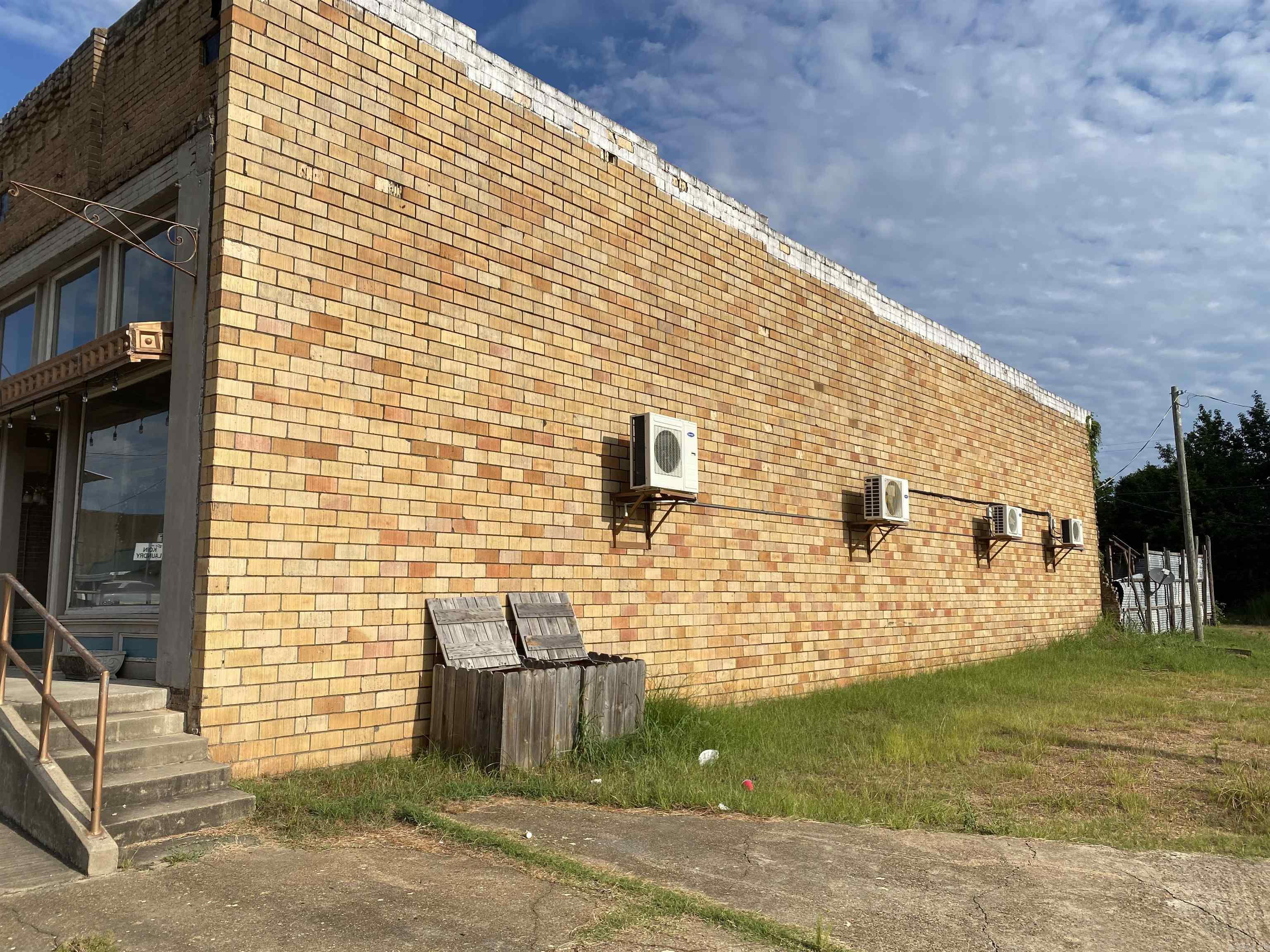 McCulloch - Commercial Sale