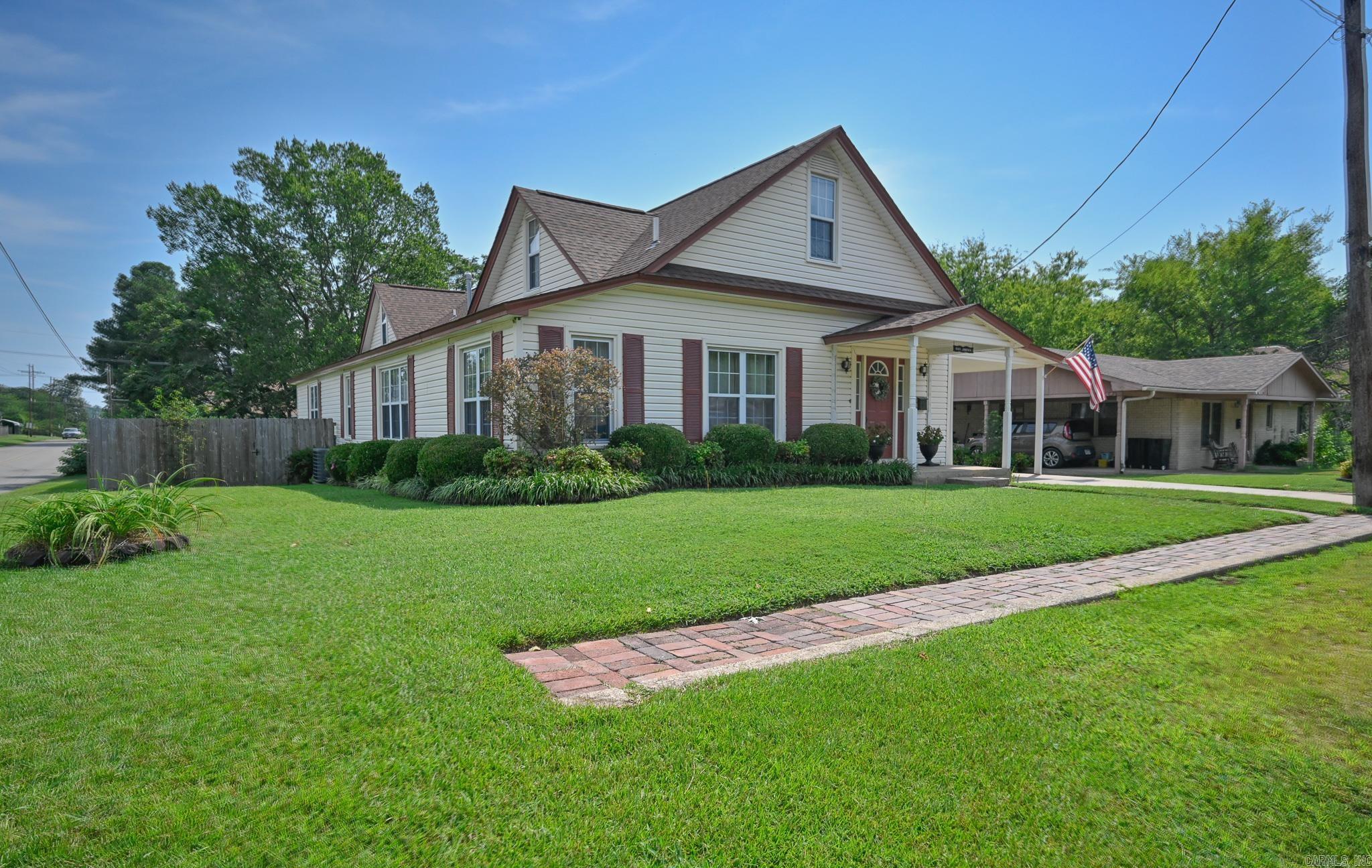 MENA ORIGINAL - Residential