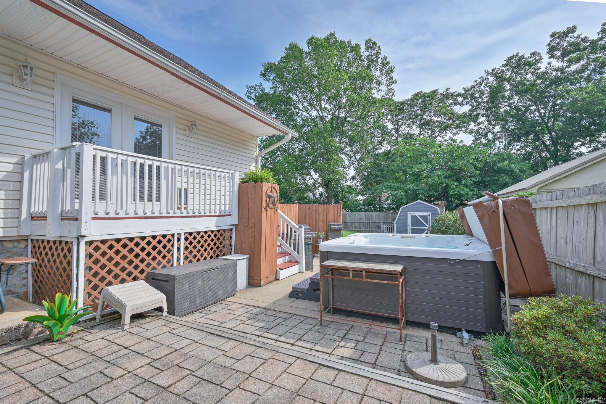 MENA ORIGINAL - Residential