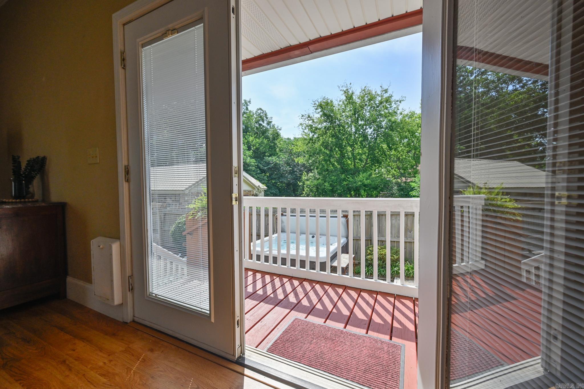 MENA ORIGINAL - Residential