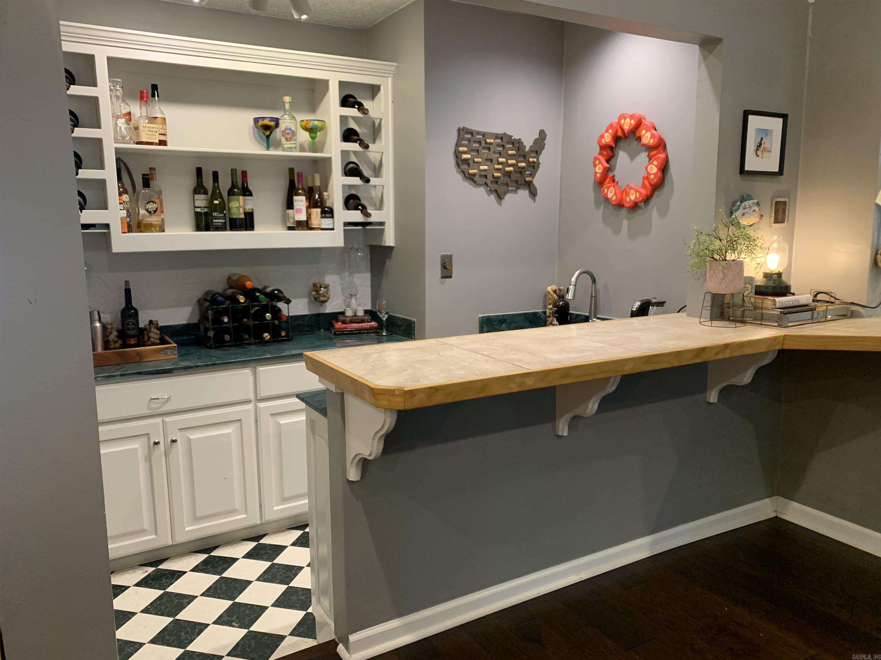 PARKWAY PLACE - Residential