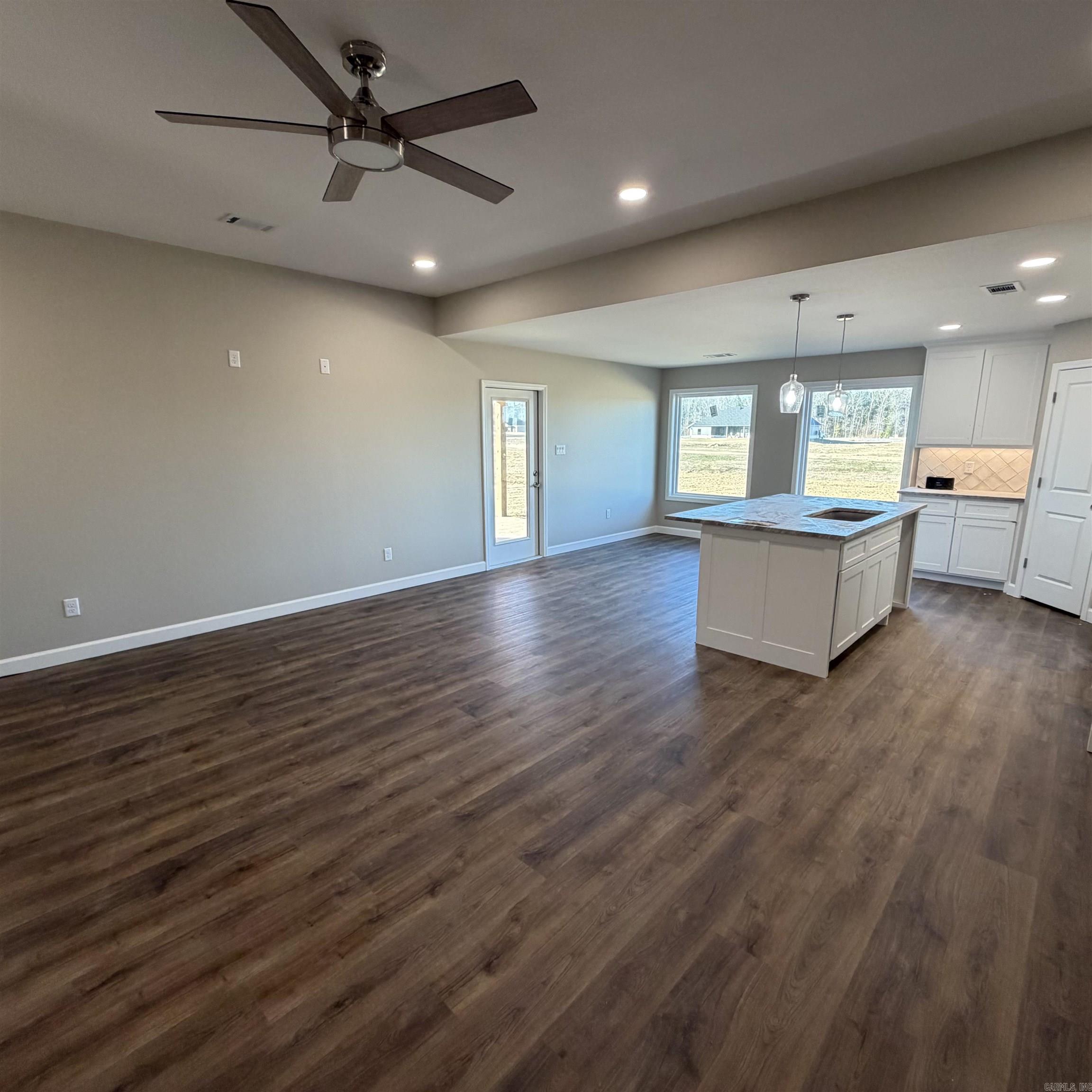 WINCHESTER ESTATES - Residential