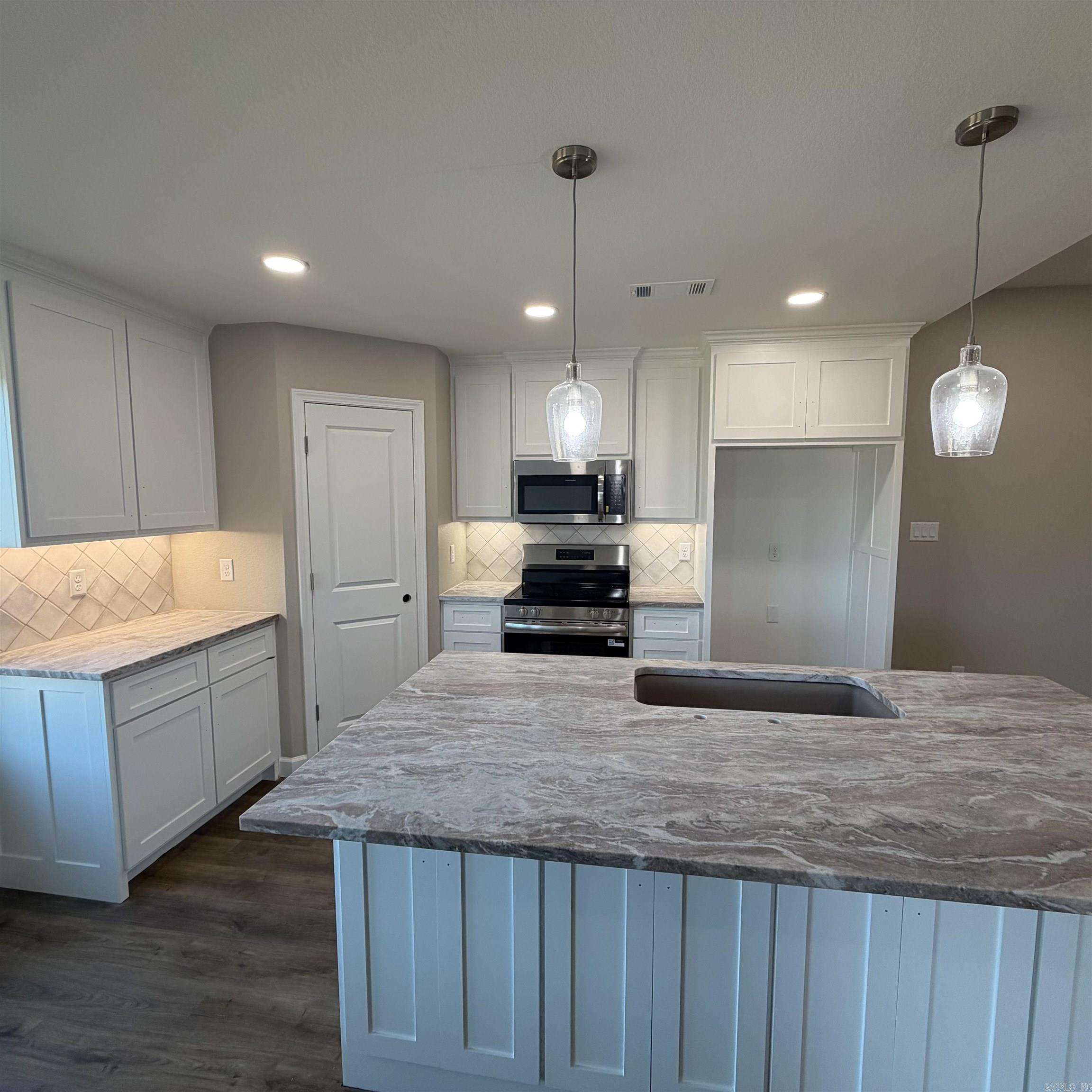 WINCHESTER ESTATES - Residential