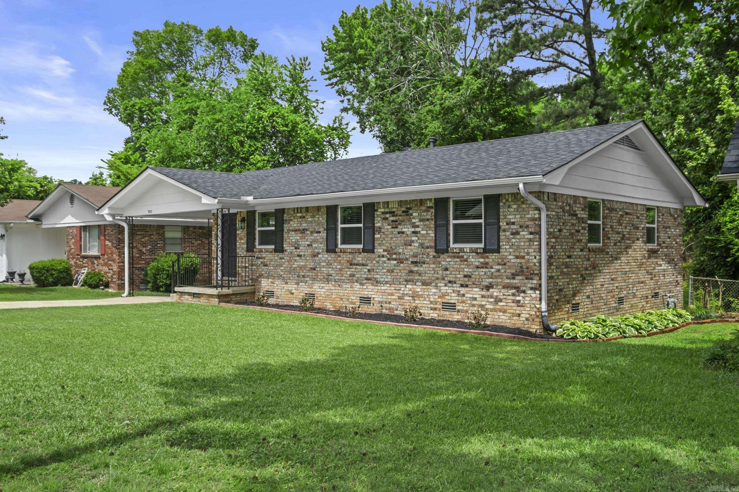 CLOVER HILL PLACE - Residential