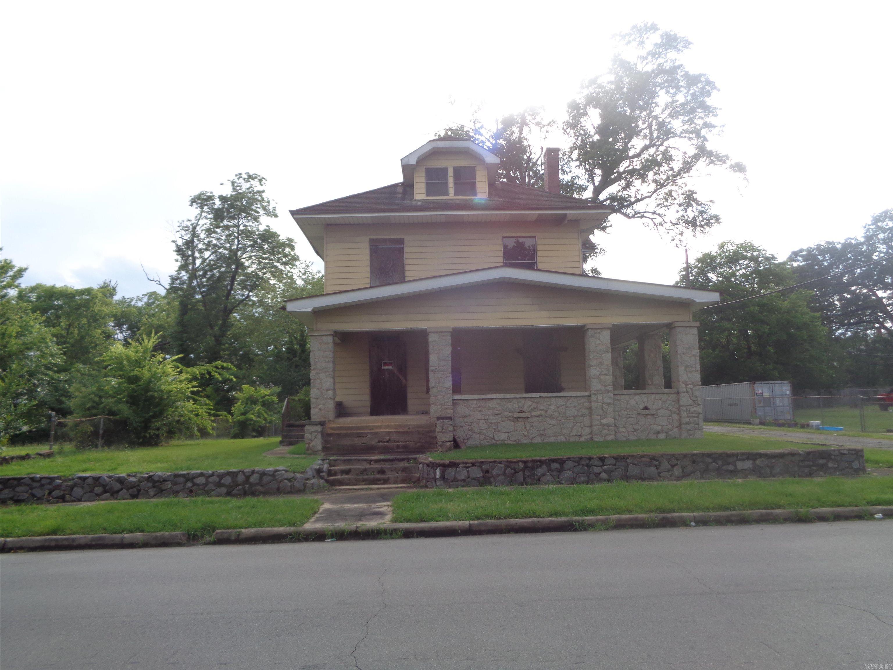 Classic 100-year-old home with space, location and potential for a wonderful living experience. The property needs work, and this will be a labor of love those who can appreciate the intrinsic value. Property is being sold "AS Is". Seller will not provide a termite policy nor turn on any utilities for buyer's inspection or appraisal. Agent check remarks.