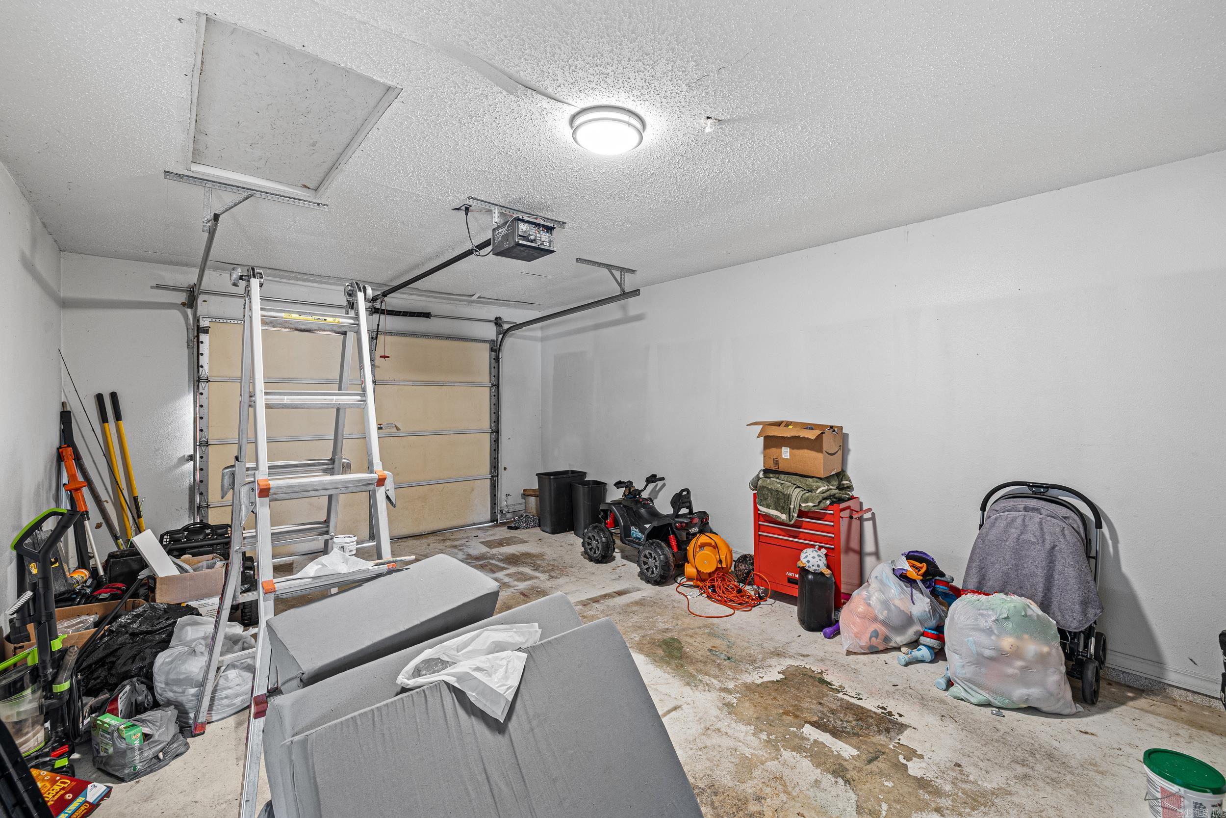 FIELDS FARM - Residential