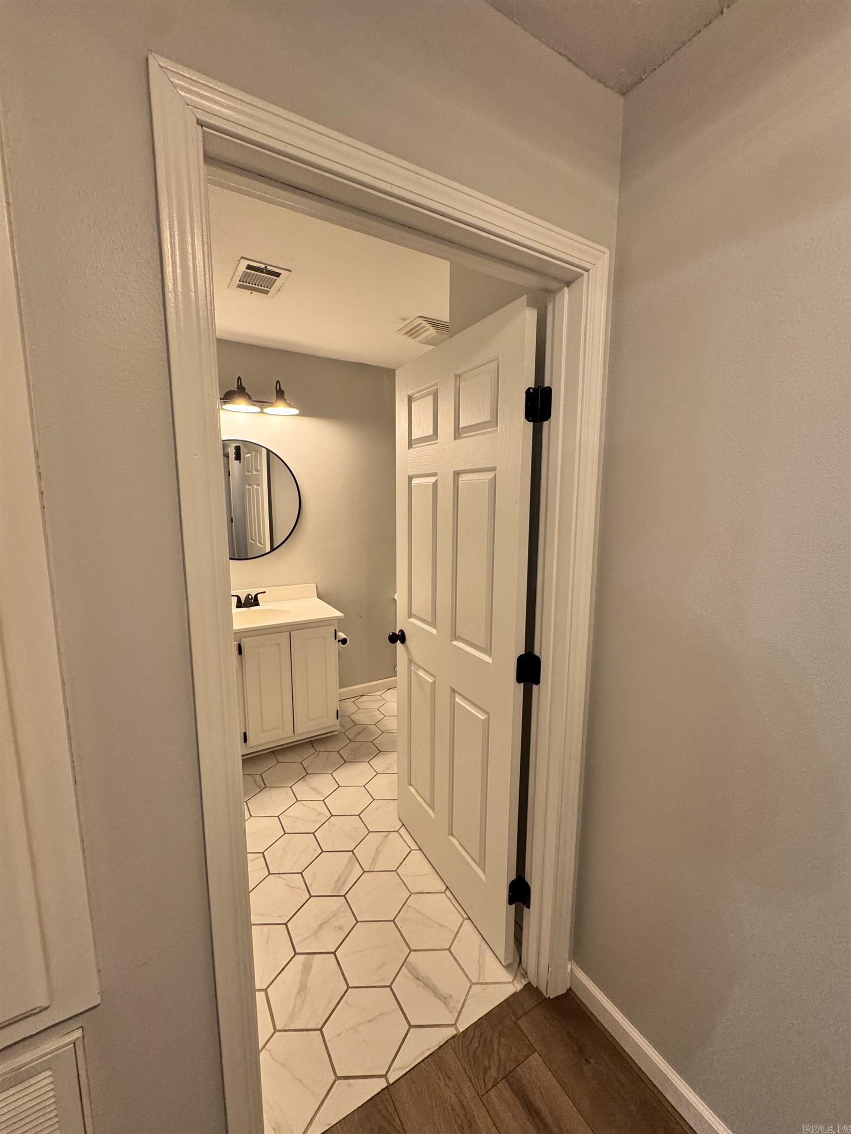 FIELDS FARM - Residential