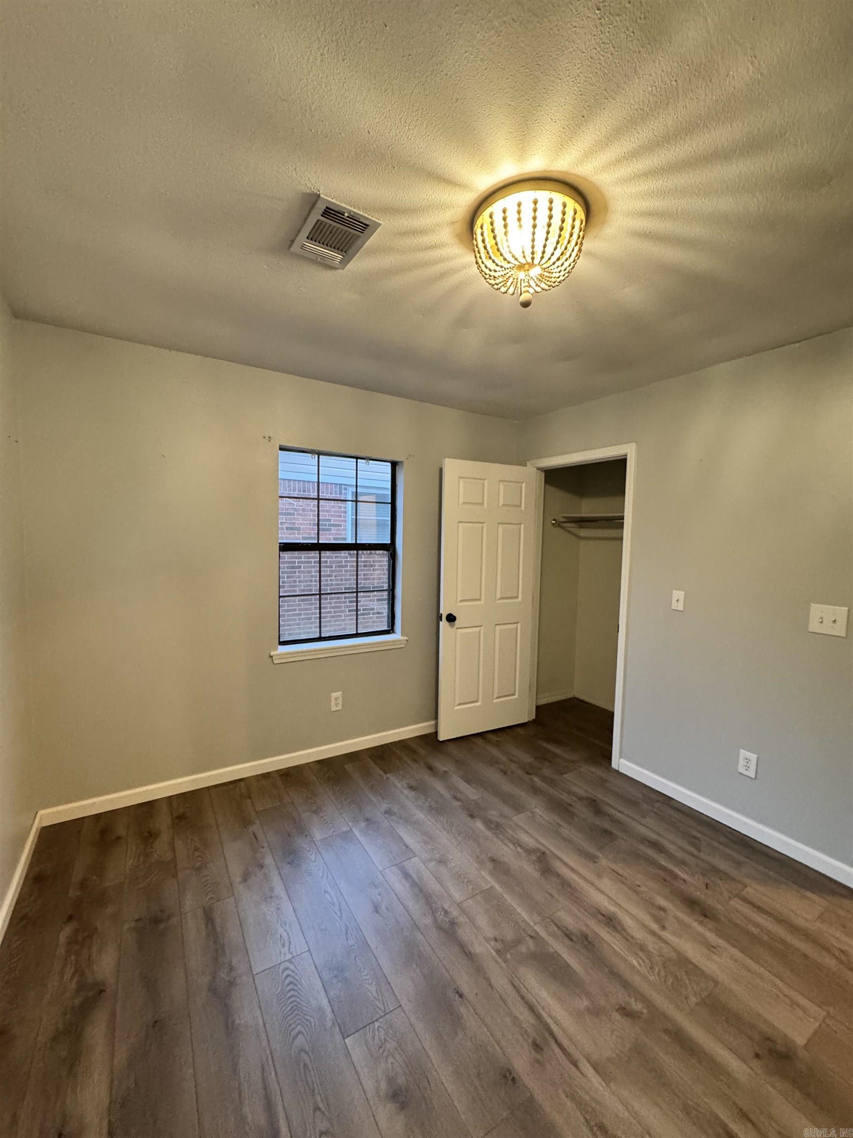 FIELDS FARM - Residential