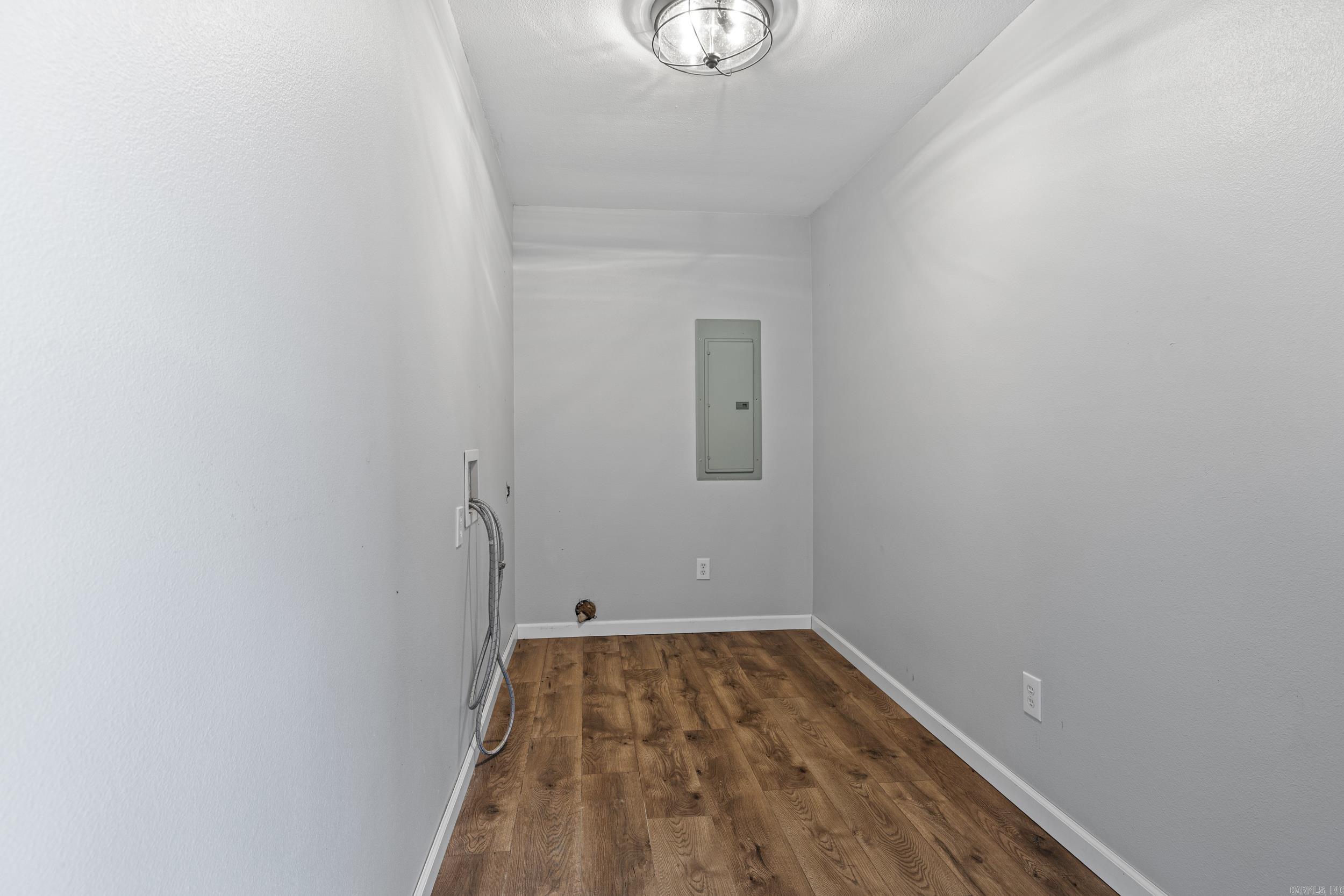 FIELDS FARM - Residential