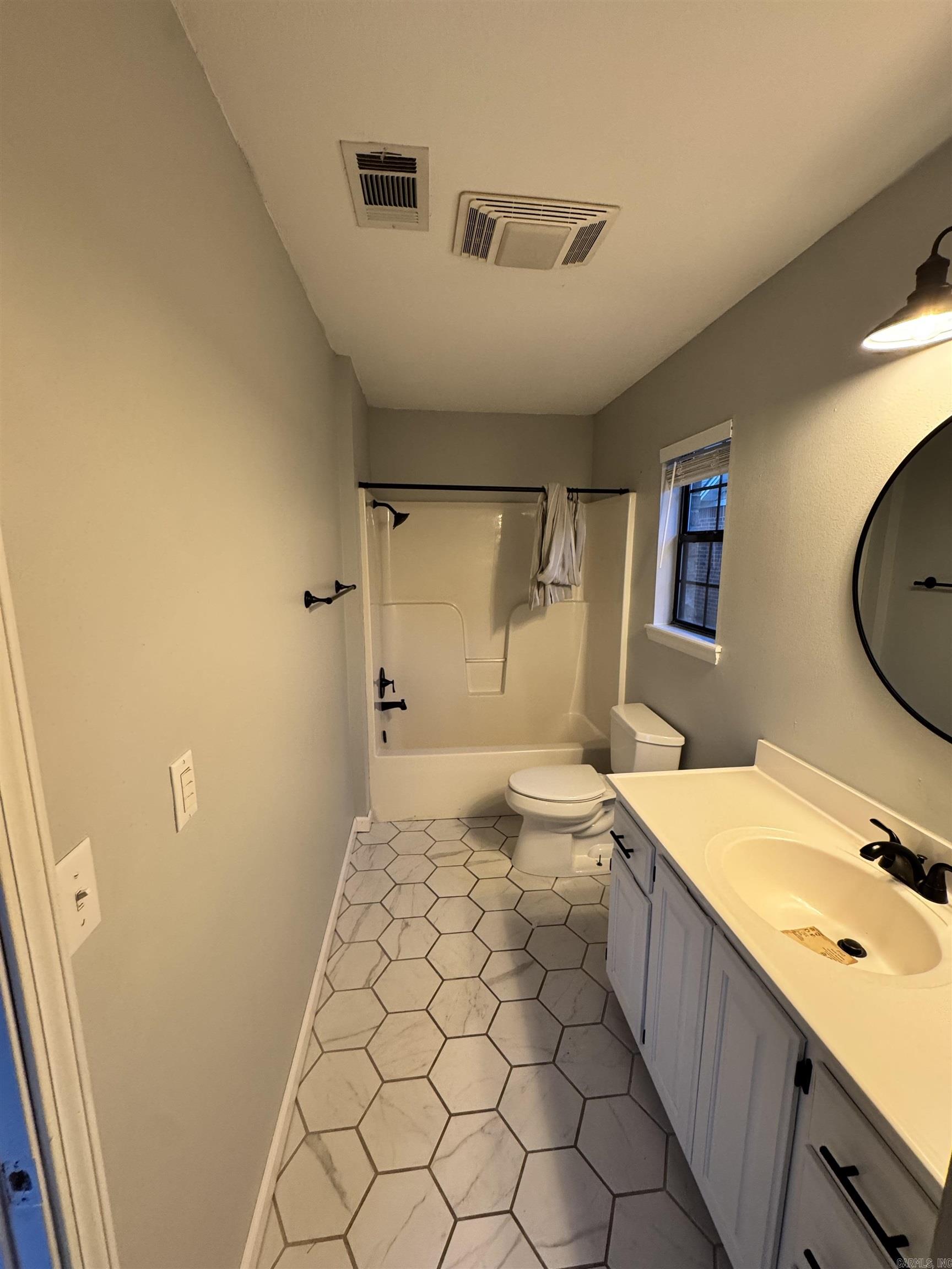 FIELDS FARM - Residential