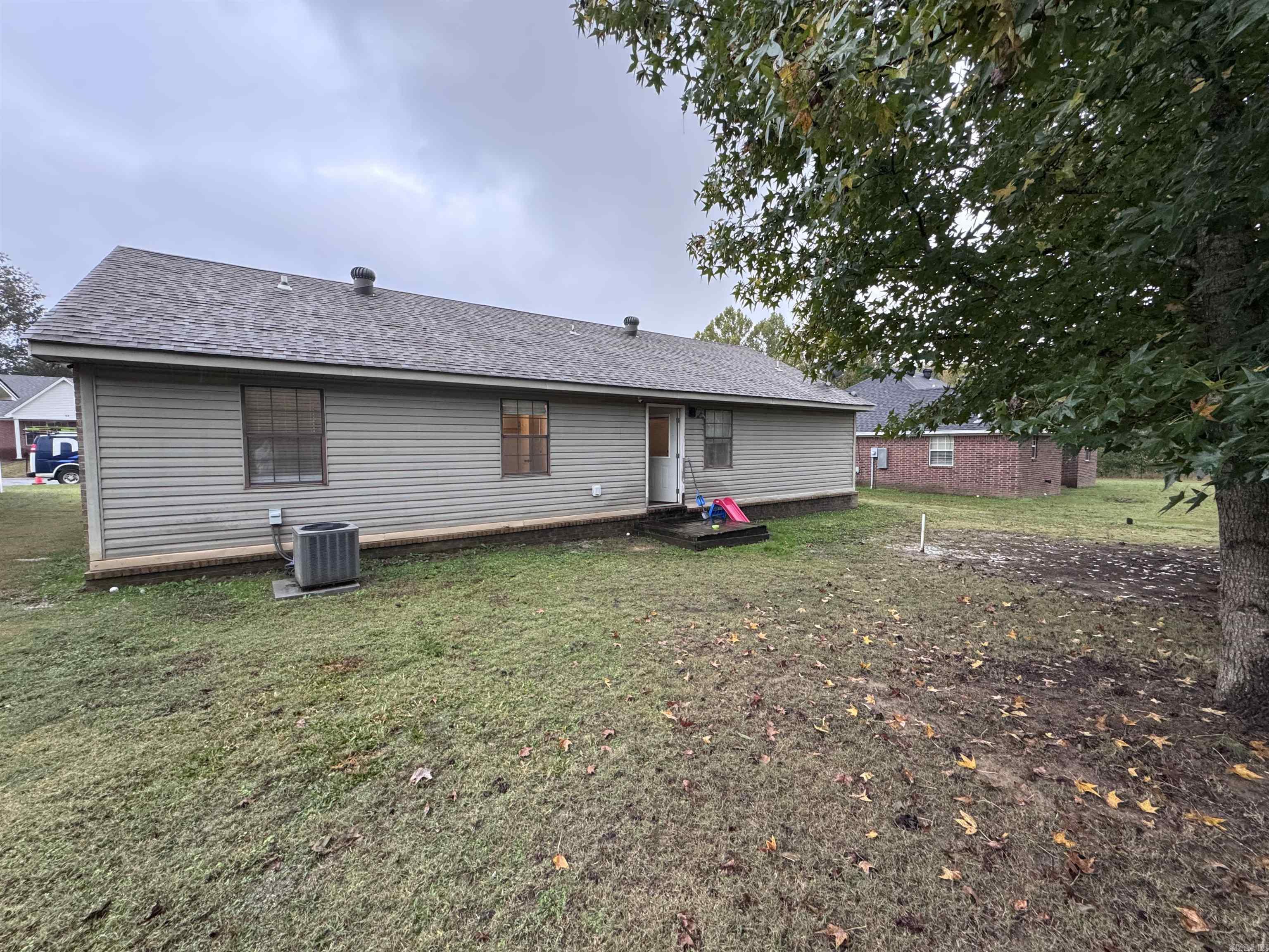 FIELDS FARM - Residential