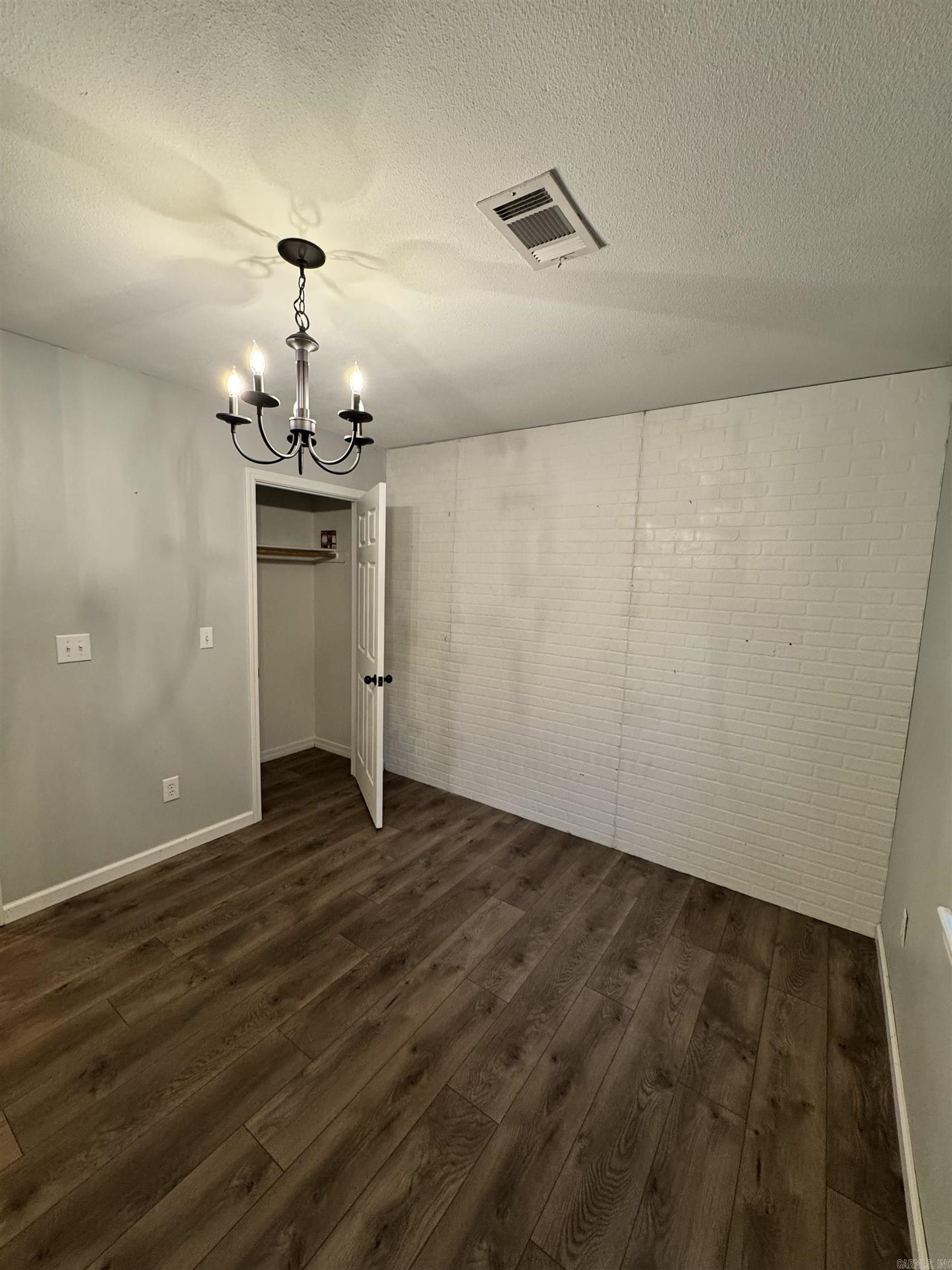 FIELDS FARM - Residential