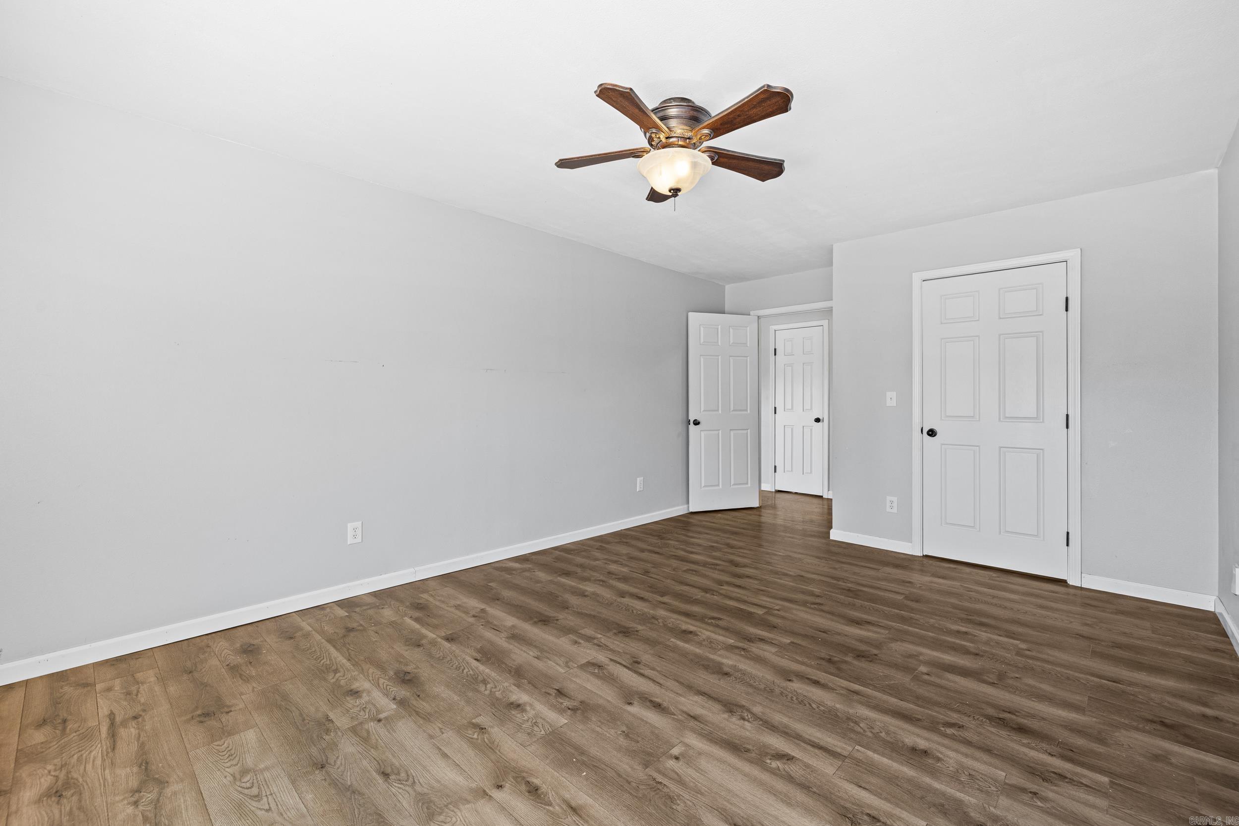 FIELDS FARM - Residential