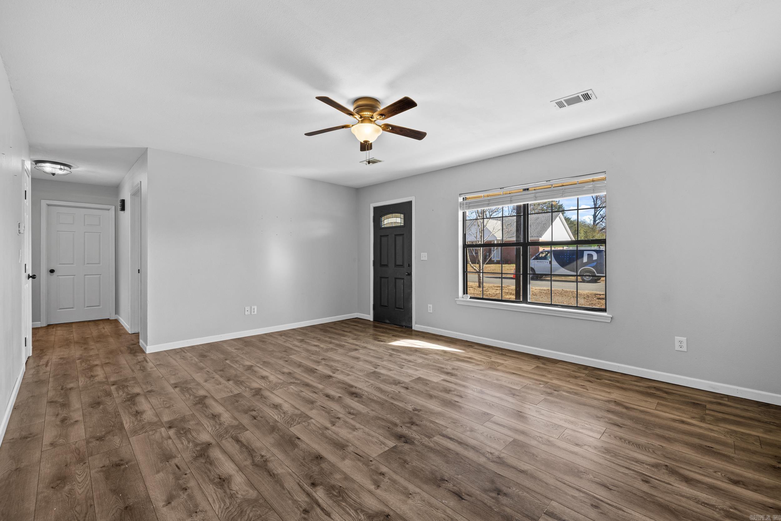 FIELDS FARM - Residential