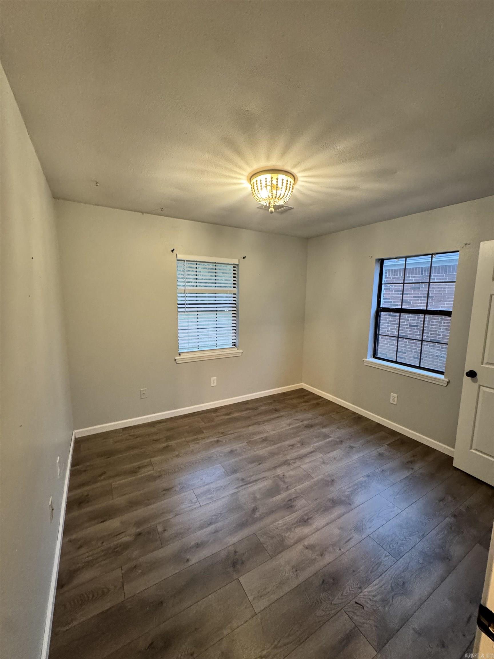 FIELDS FARM - Residential