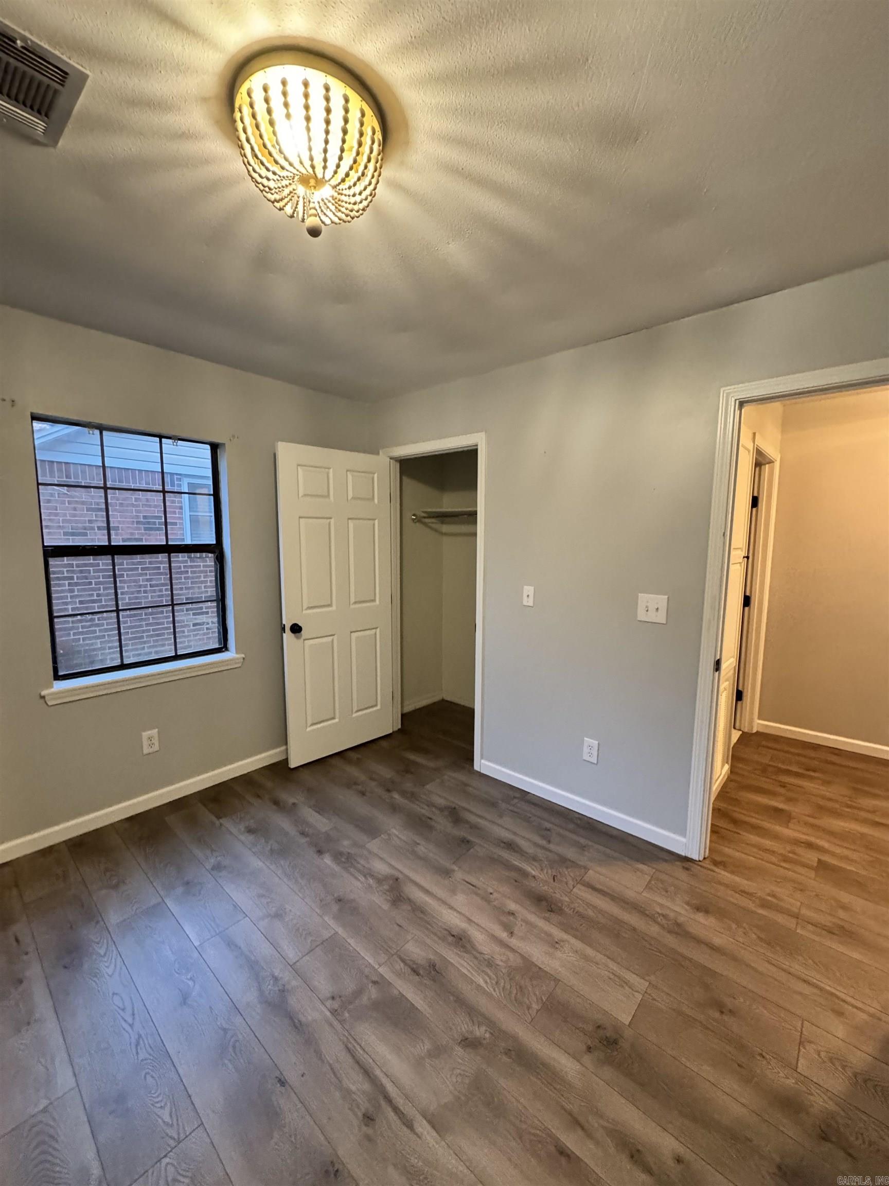 FIELDS FARM - Residential