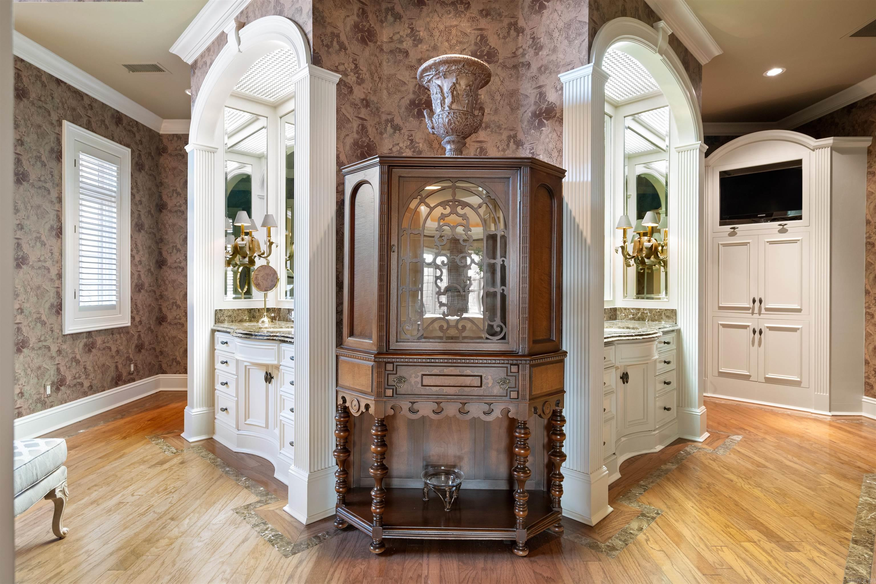 Ridgepointe - Residential