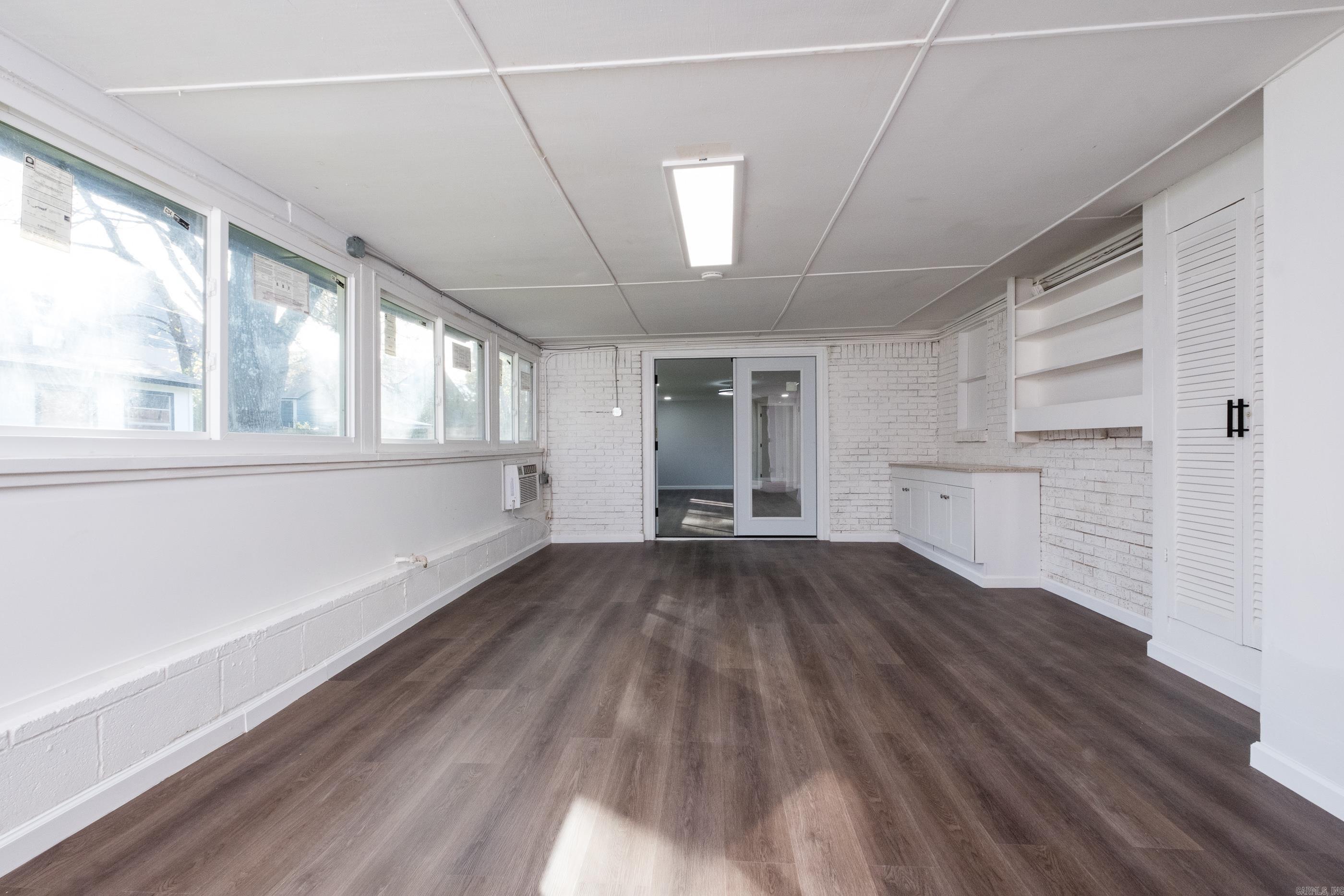 SUNNYMEADE - Residential