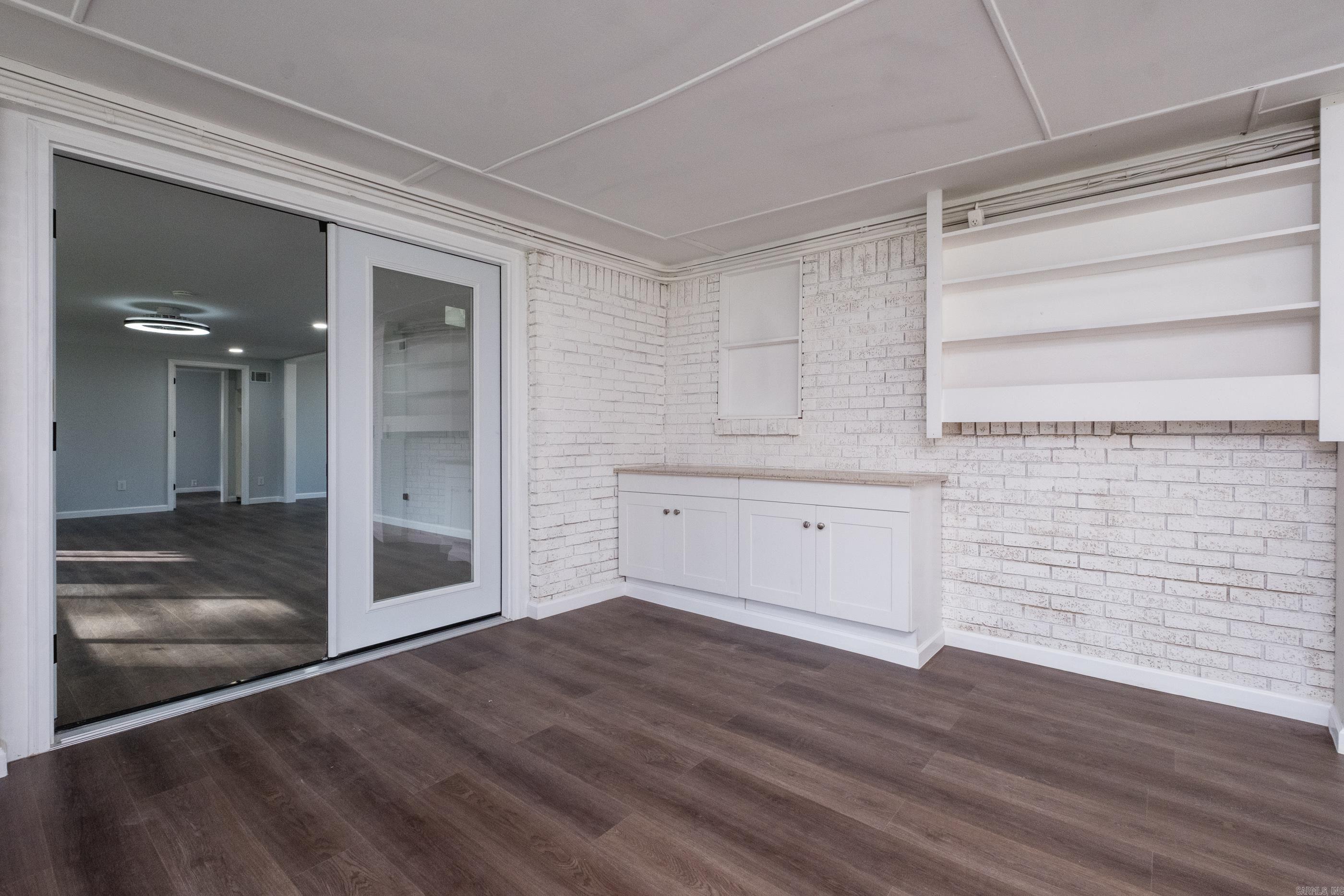 SUNNYMEADE - Residential