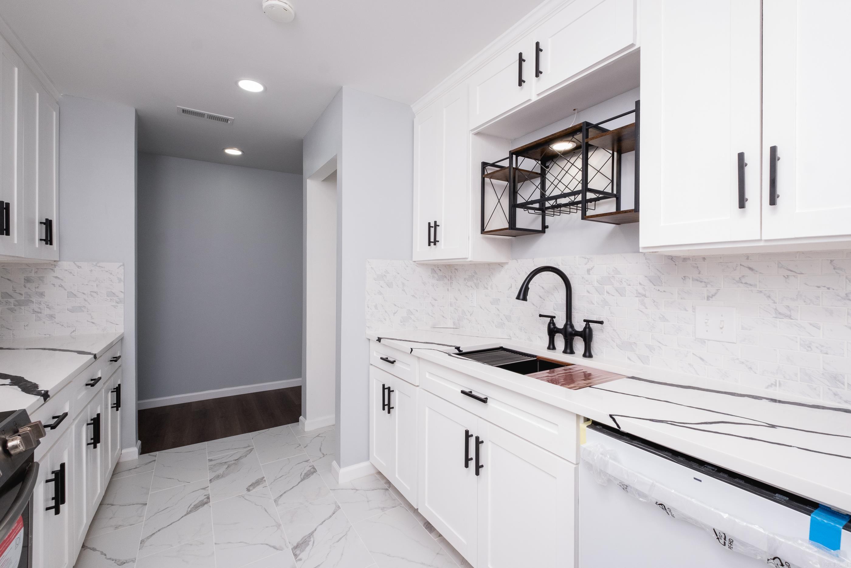 SUNNYMEADE - Residential