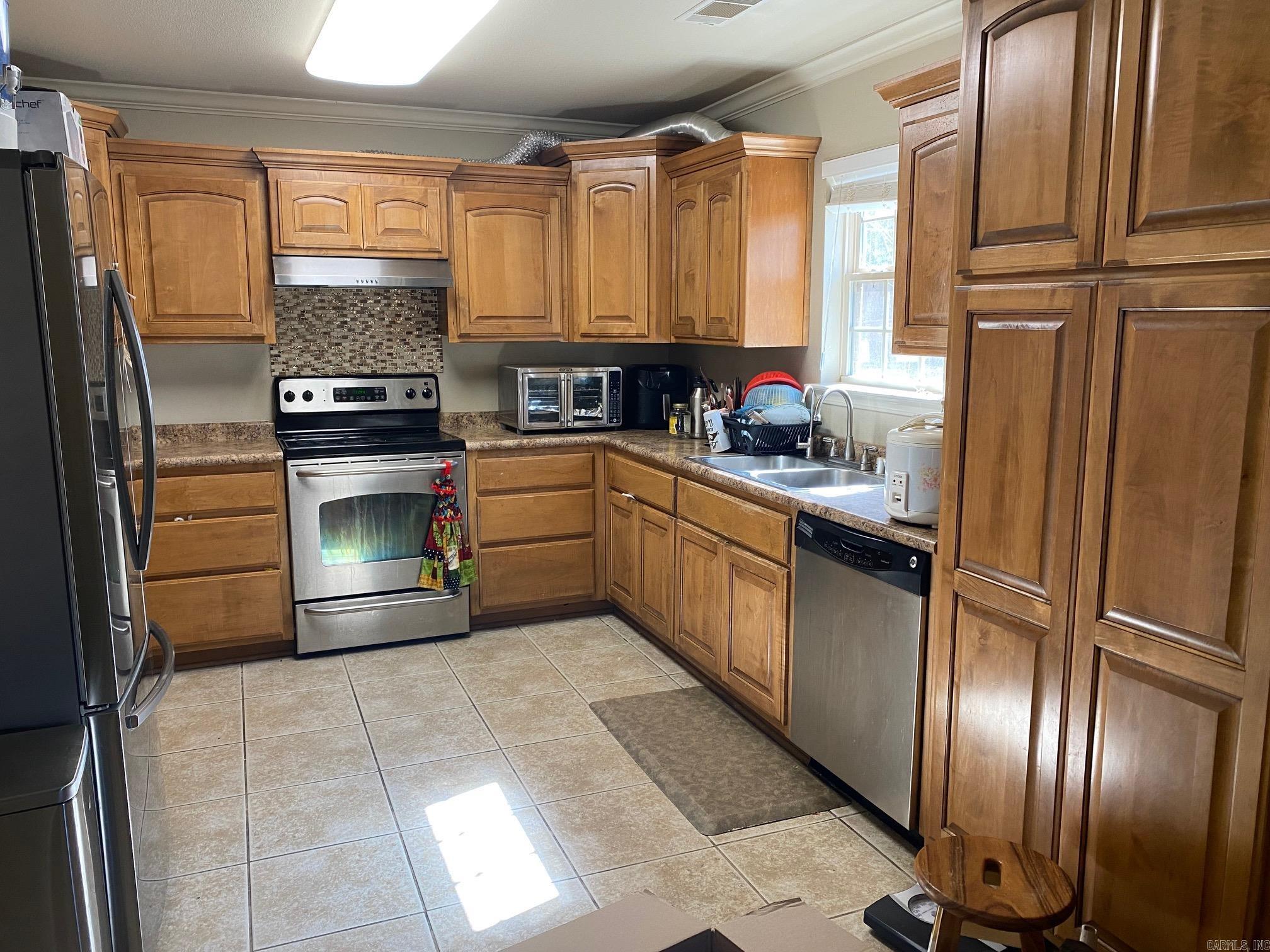 MAPLE CREEK FARMS - Residential