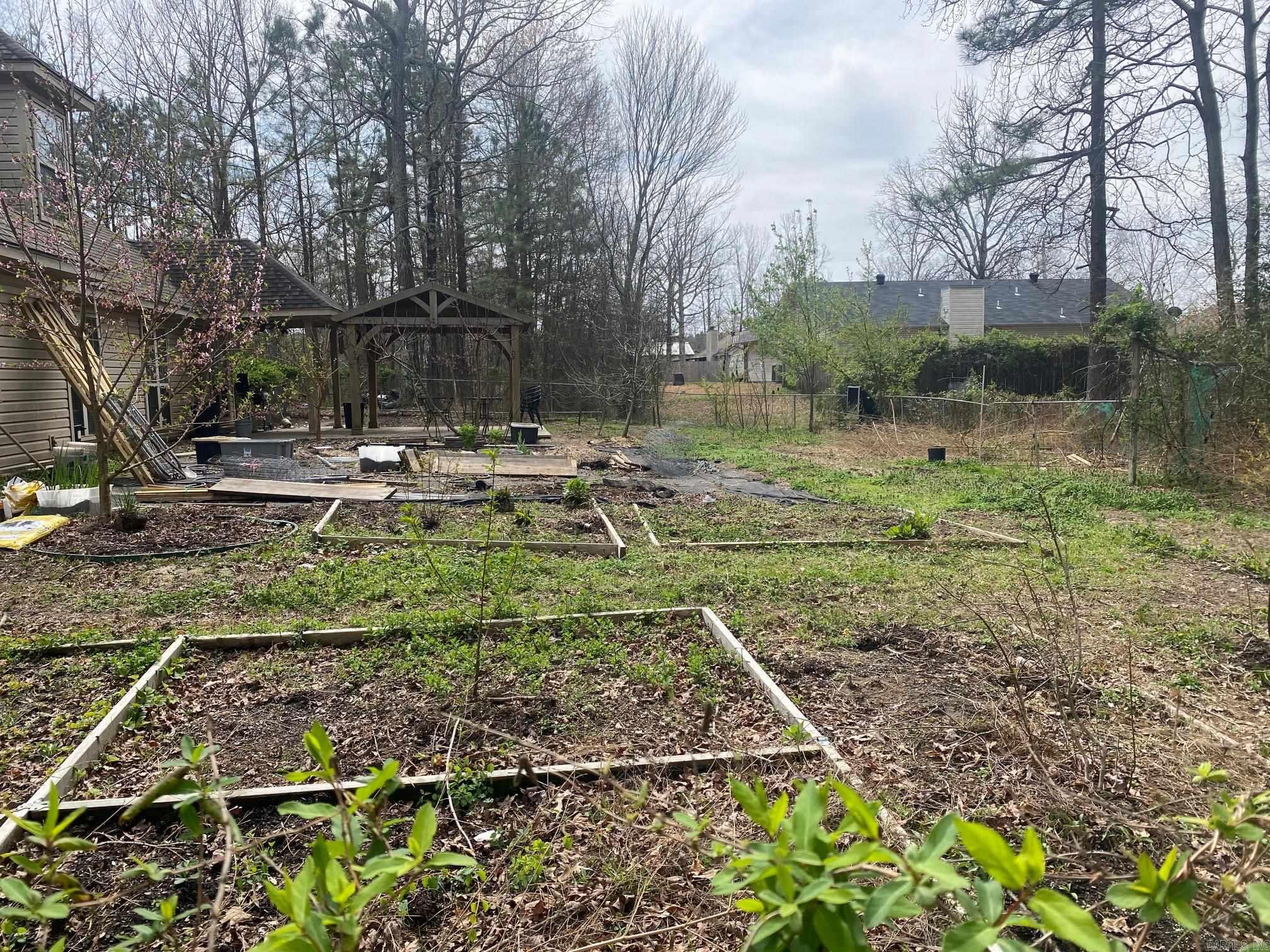 MAPLE CREEK FARMS - Residential