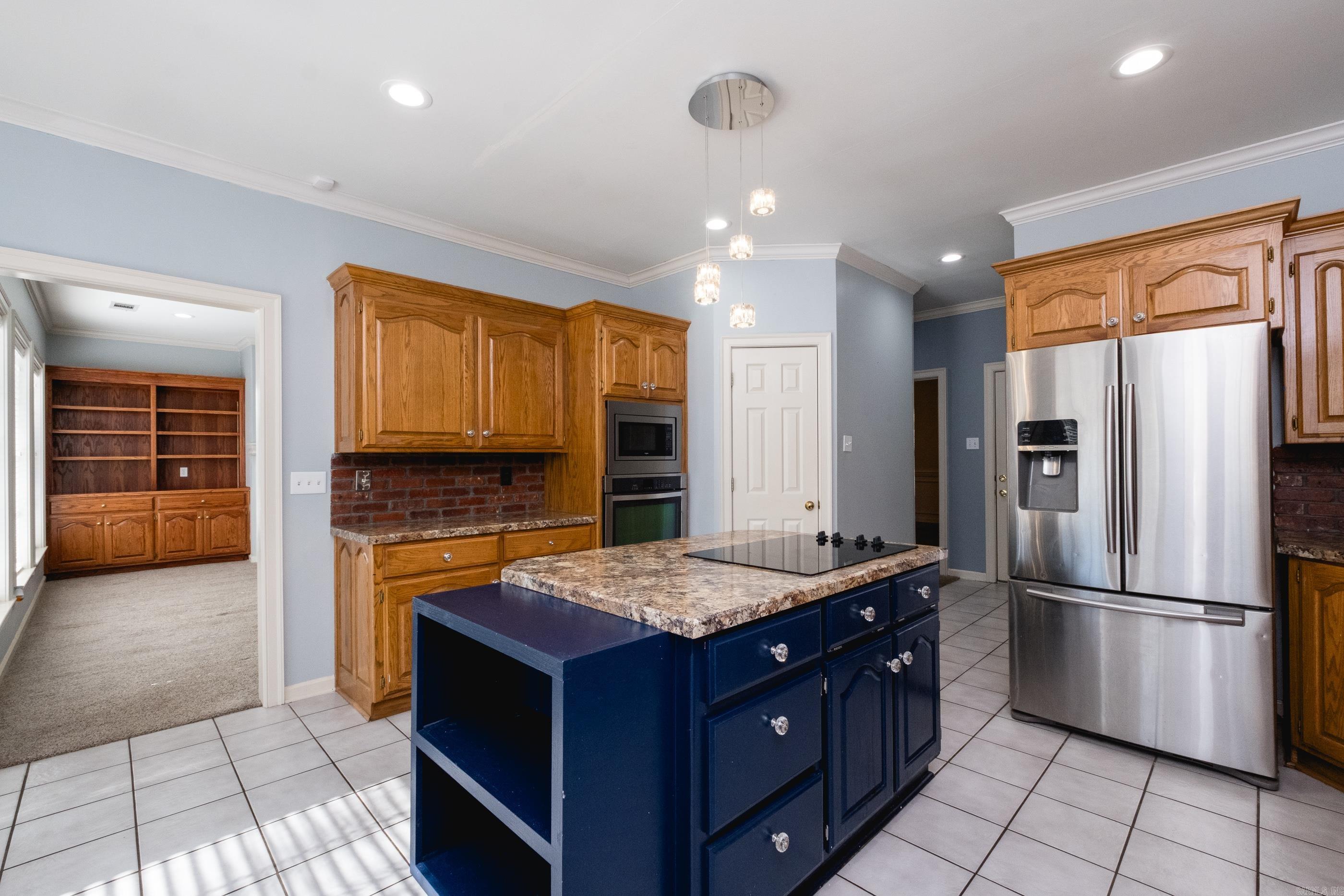 MAUMELLE CLUB MANOR TO CRYSTAL - Residential