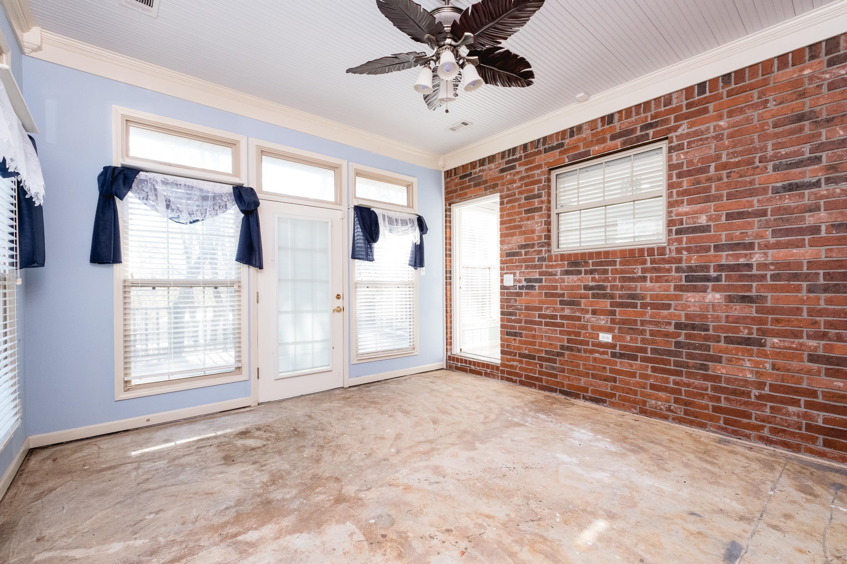 MAUMELLE CLUB MANOR TO CRYSTAL - Residential