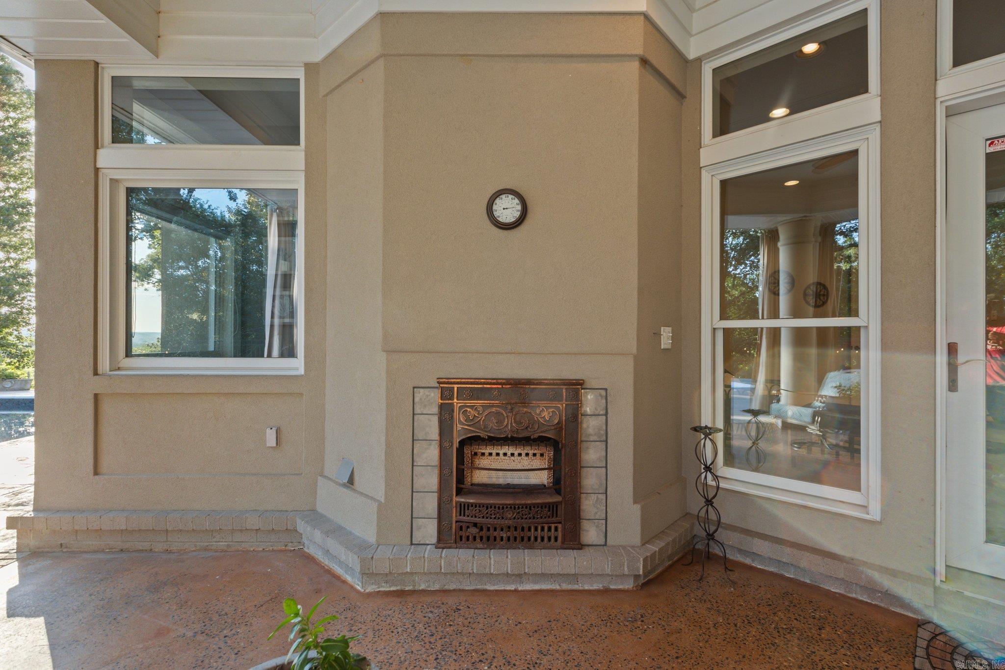 River Oaks Pointe - Residential