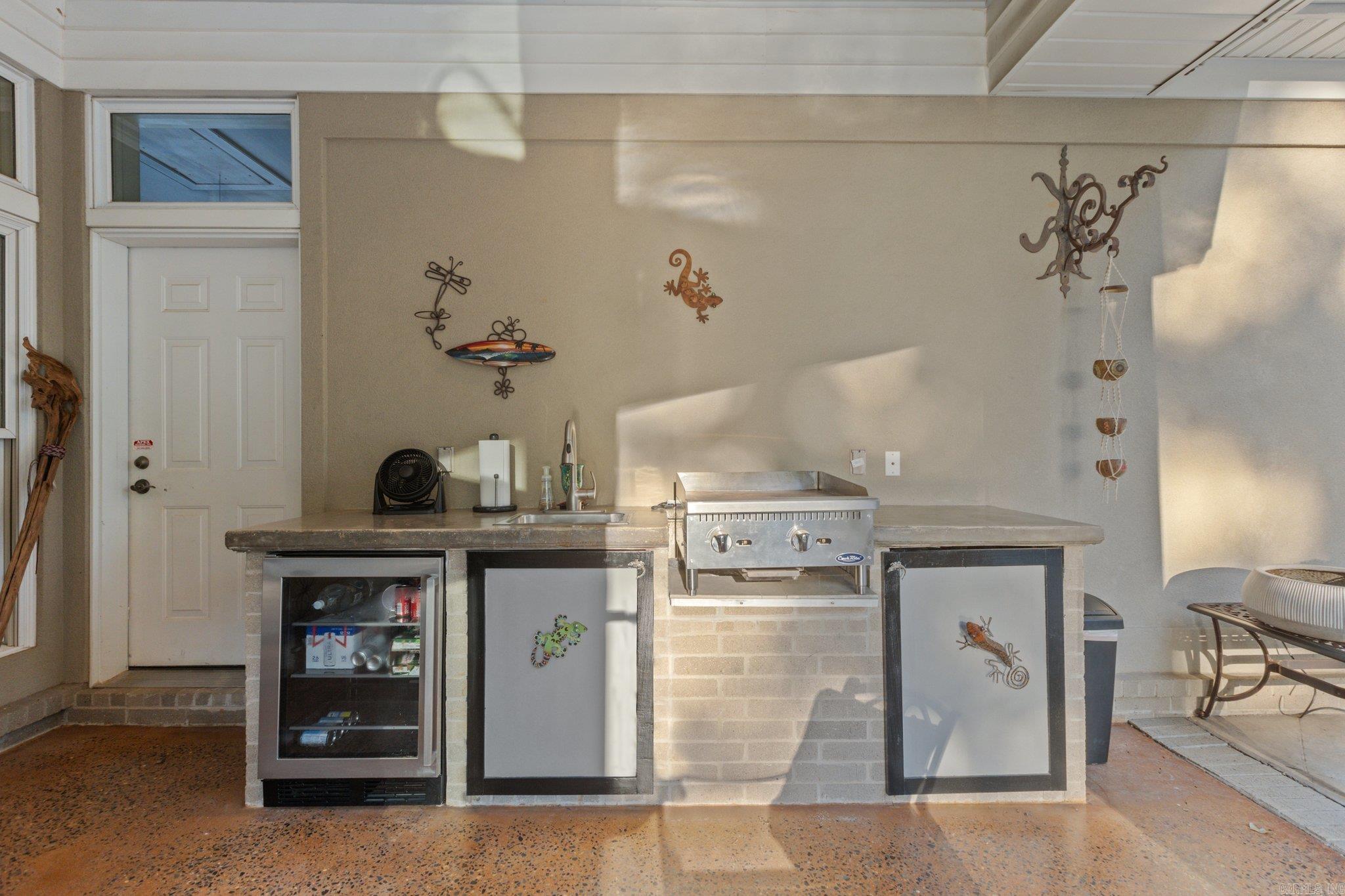River Oaks Pointe - Residential