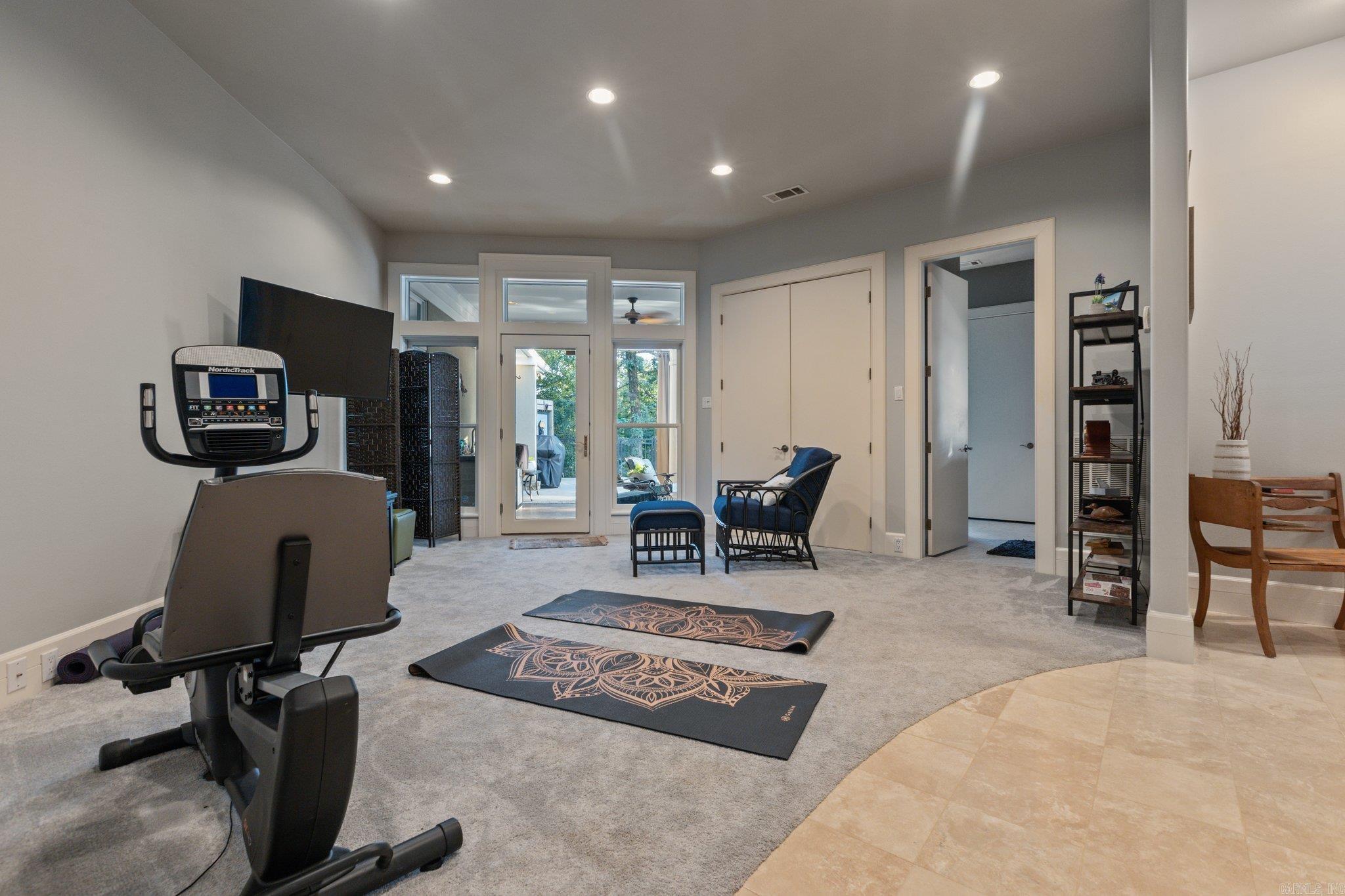 River Oaks Pointe - Residential