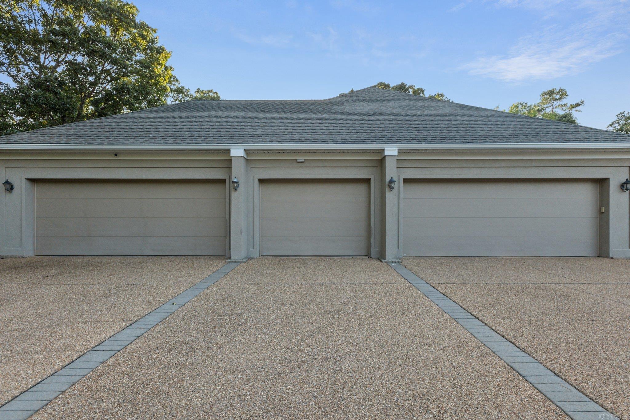 River Oaks Pointe - Residential