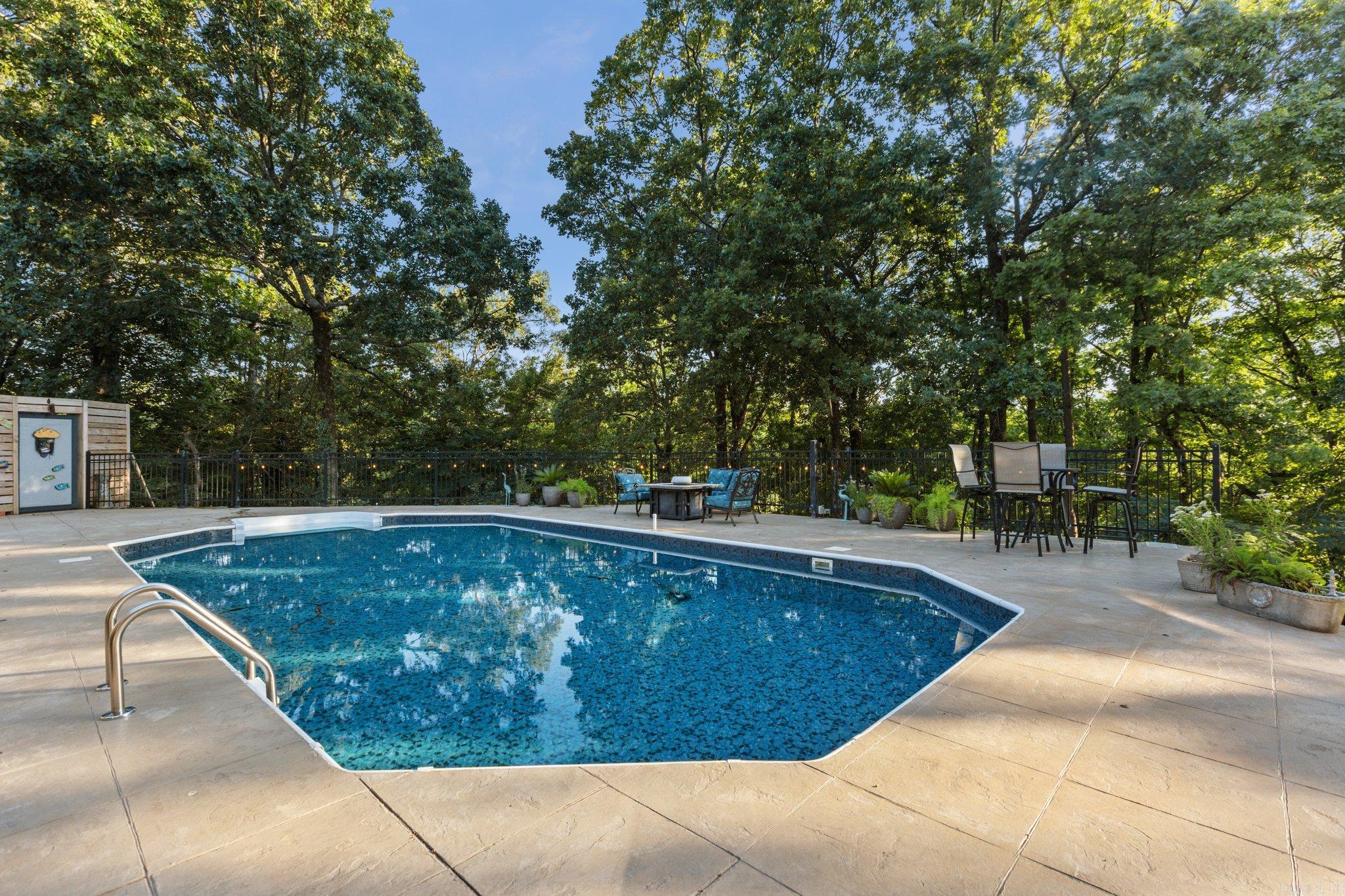 River Oaks Pointe - Residential