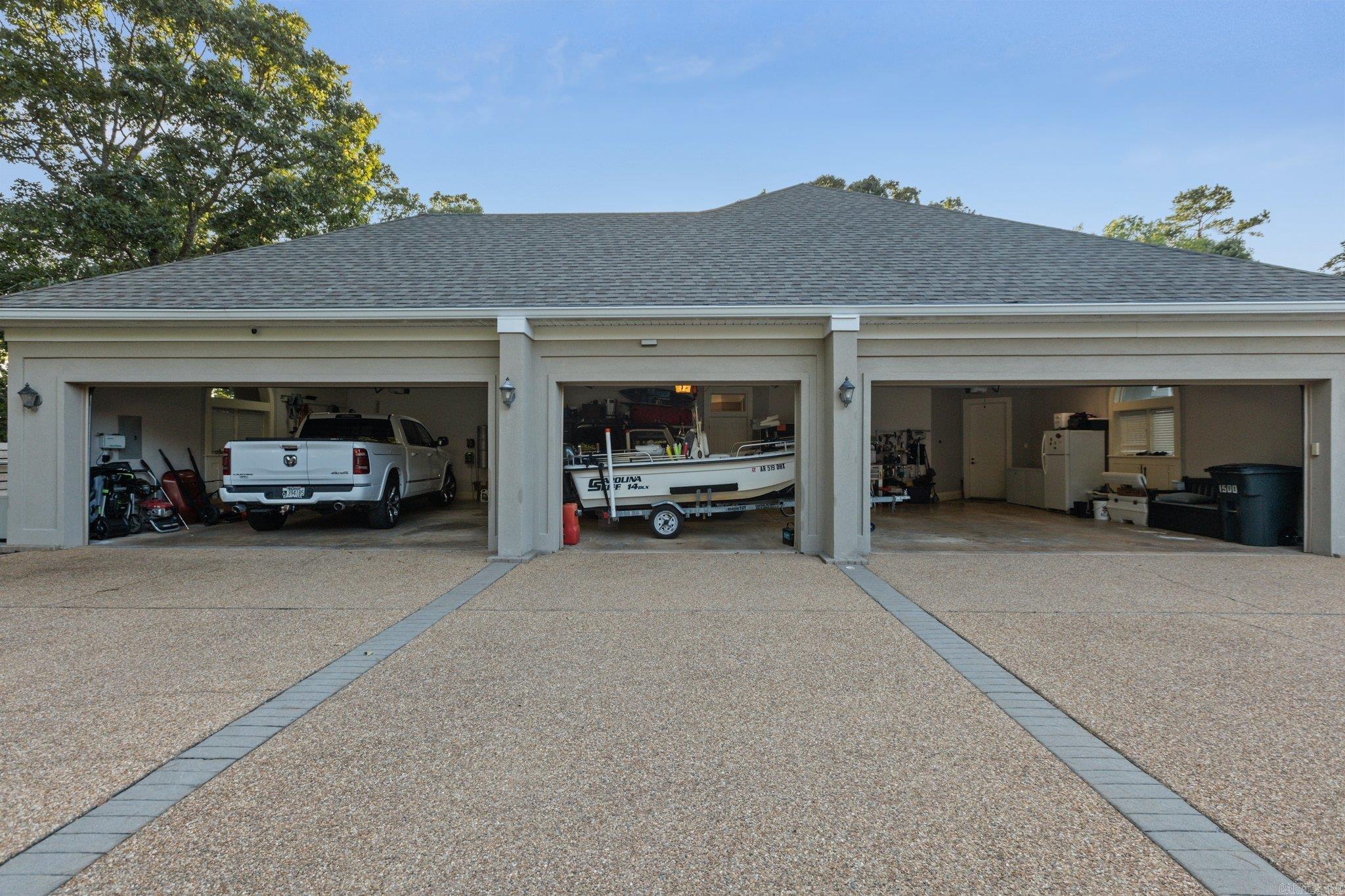 River Oaks Pointe - Residential