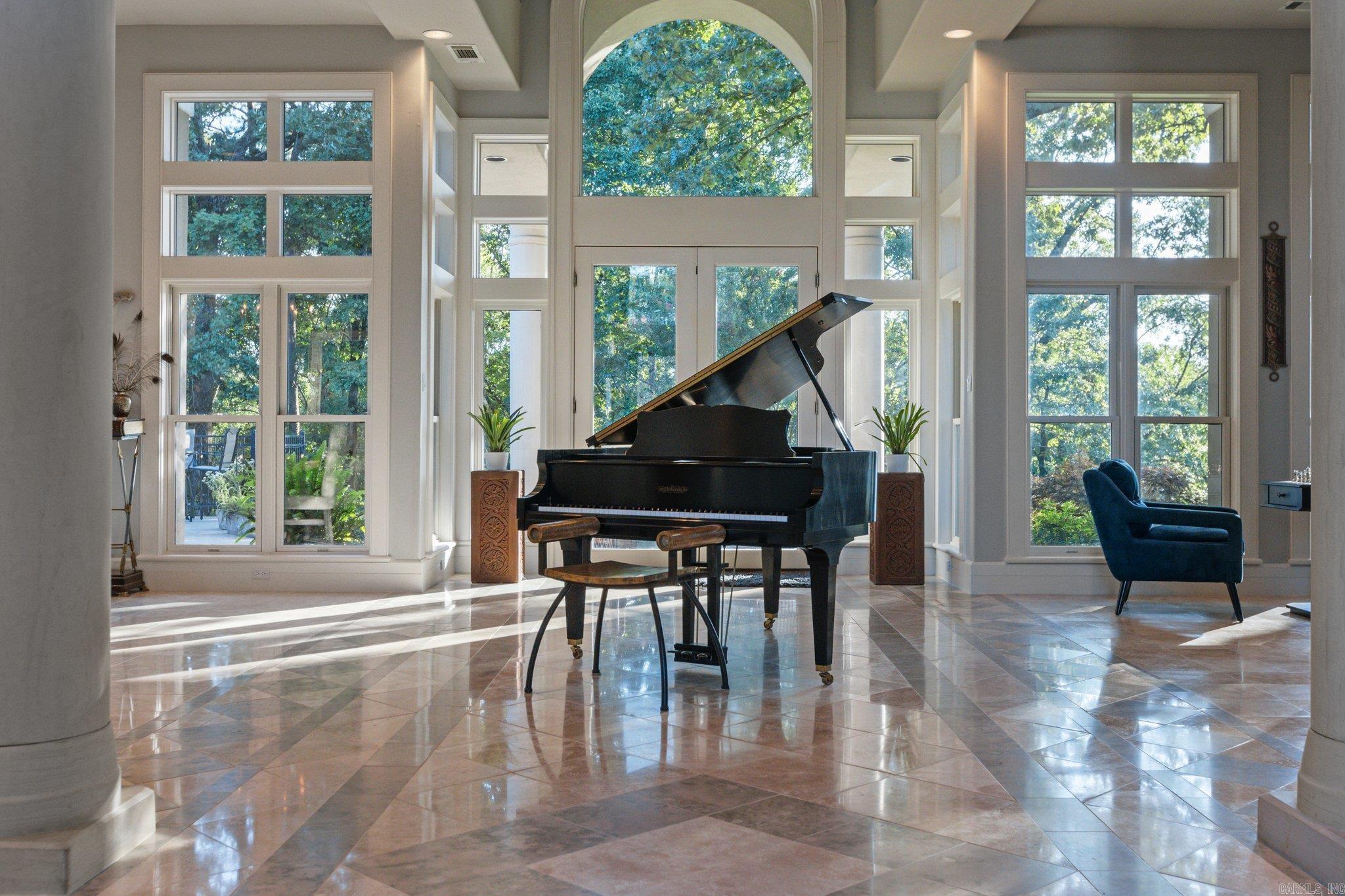 River Oaks Pointe - Residential
