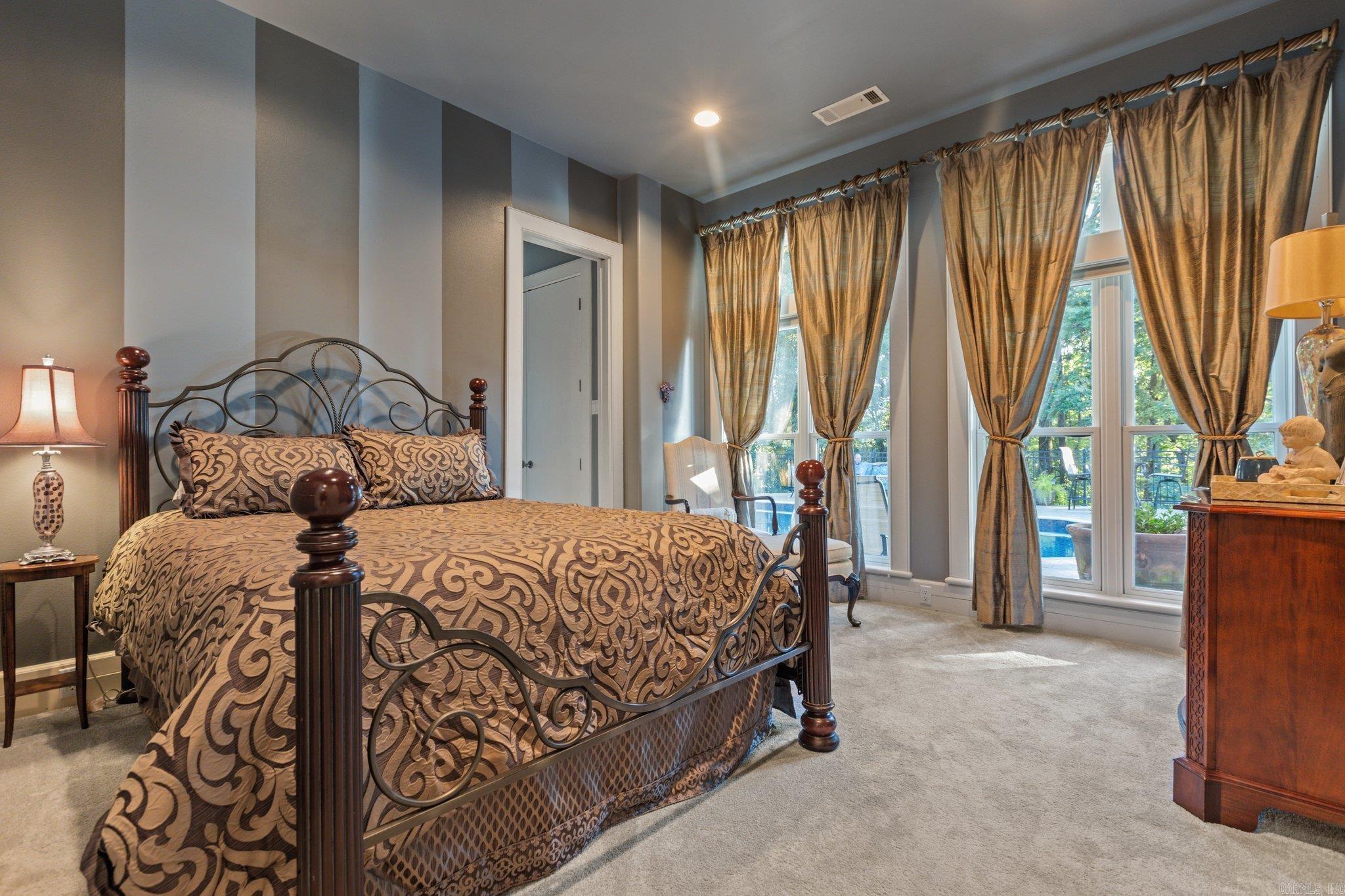 River Oaks Pointe - Residential