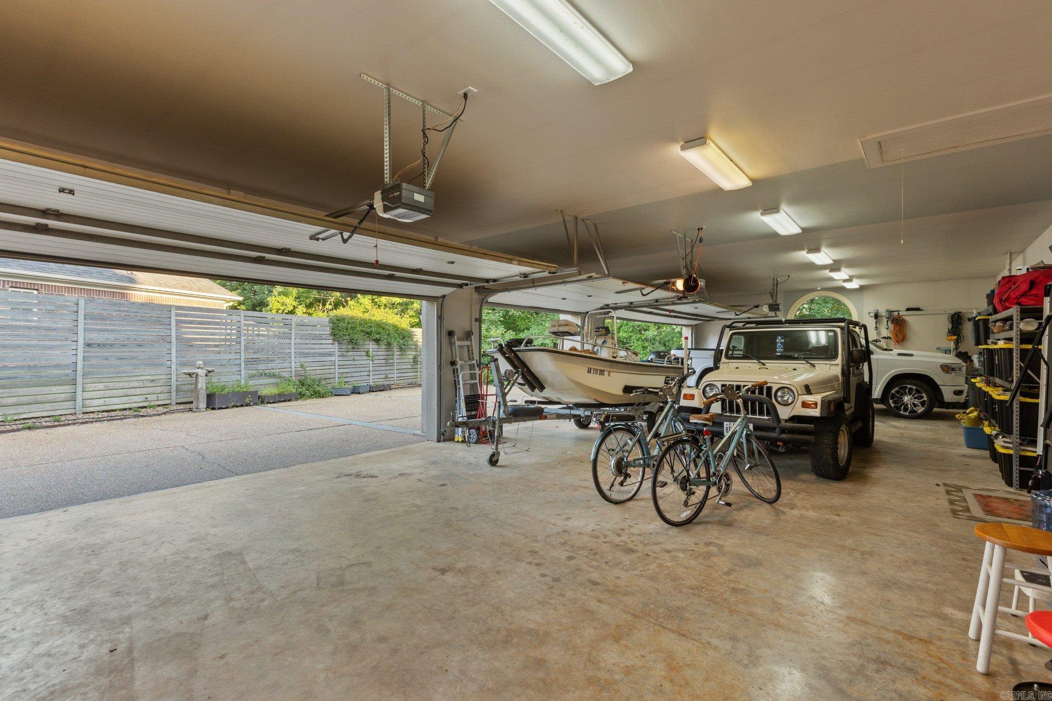 River Oaks Pointe - Residential