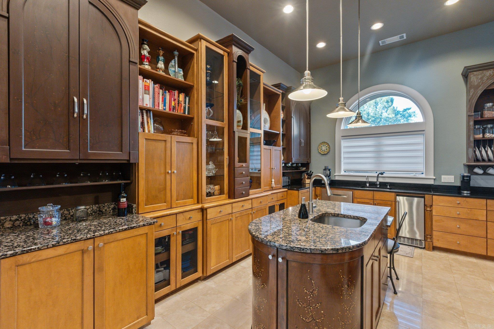River Oaks Pointe - Residential