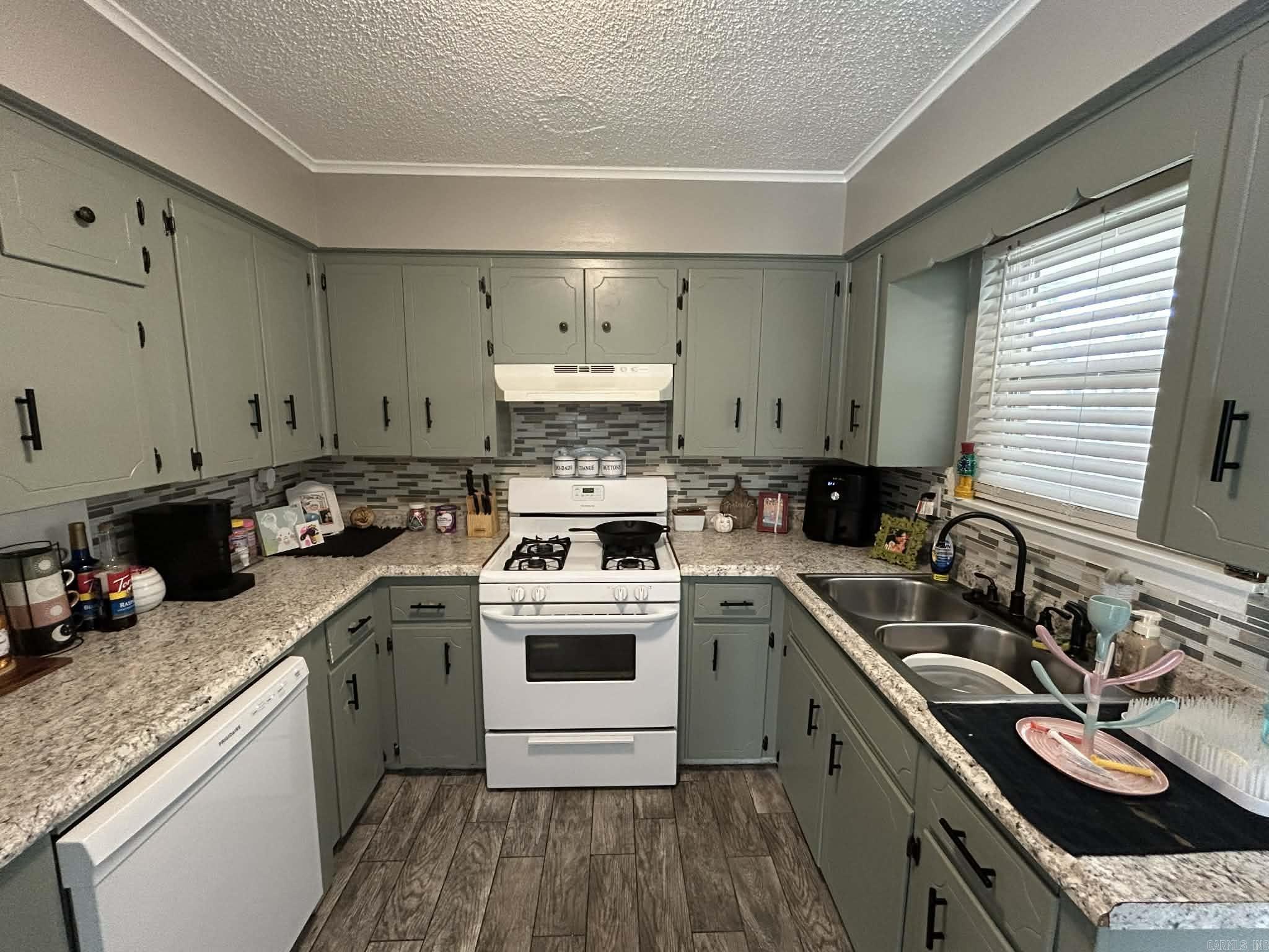 BAMBOO VILLAGE - Residential