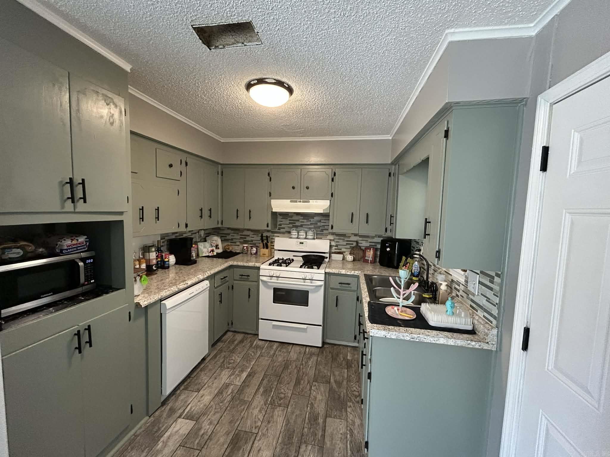 BAMBOO VILLAGE - Residential