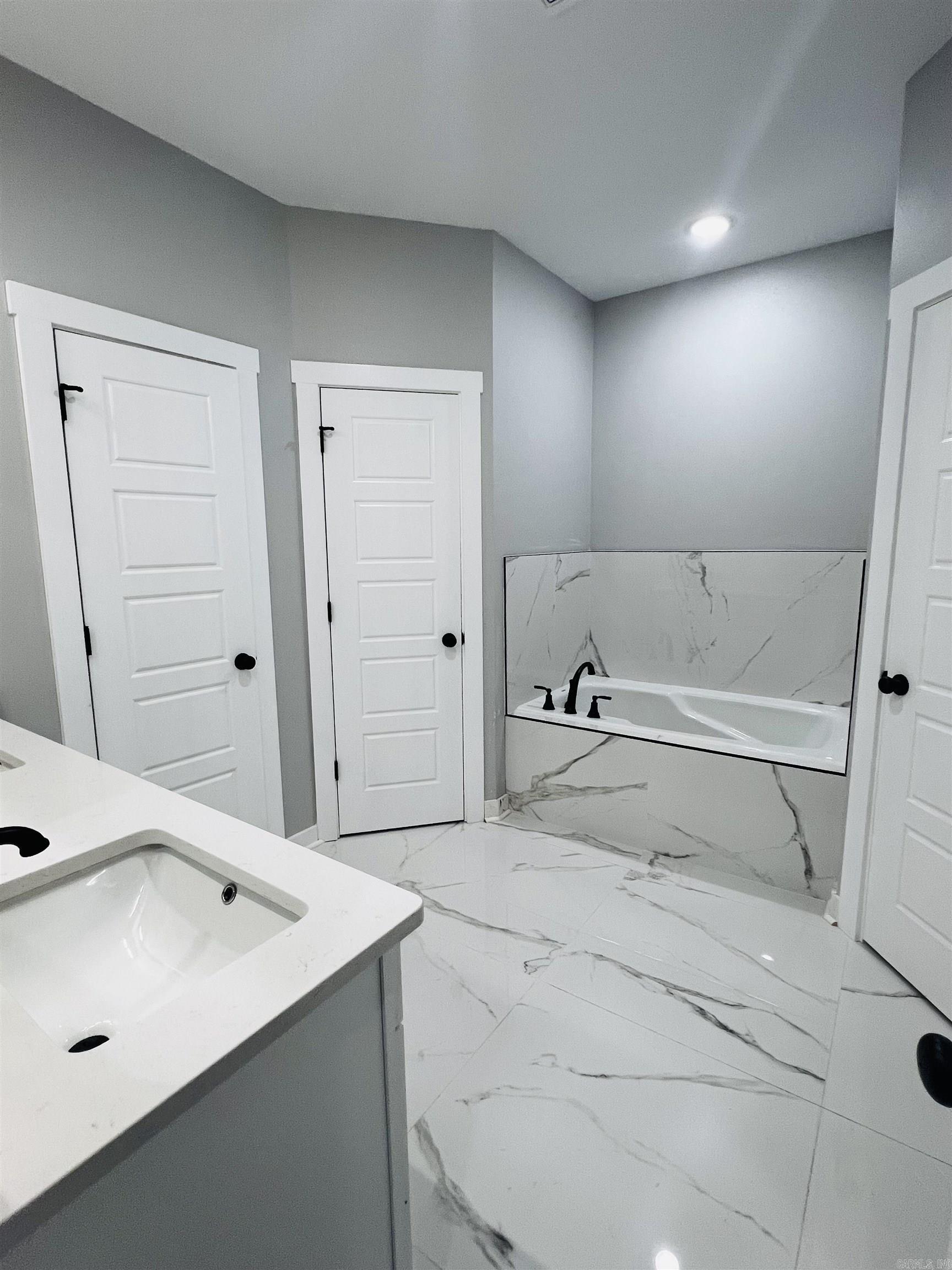 KNOTTING HILL - Residential