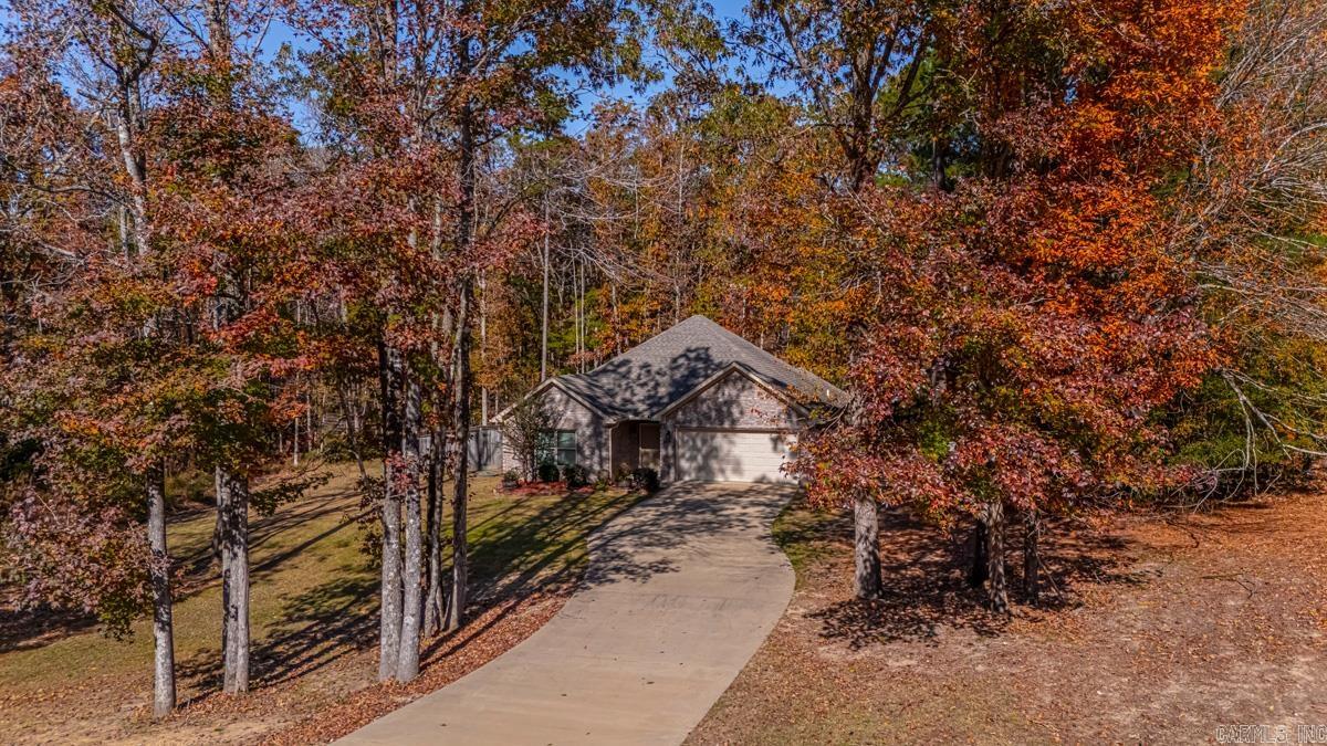 PINEWOOD ESTATES - Residential