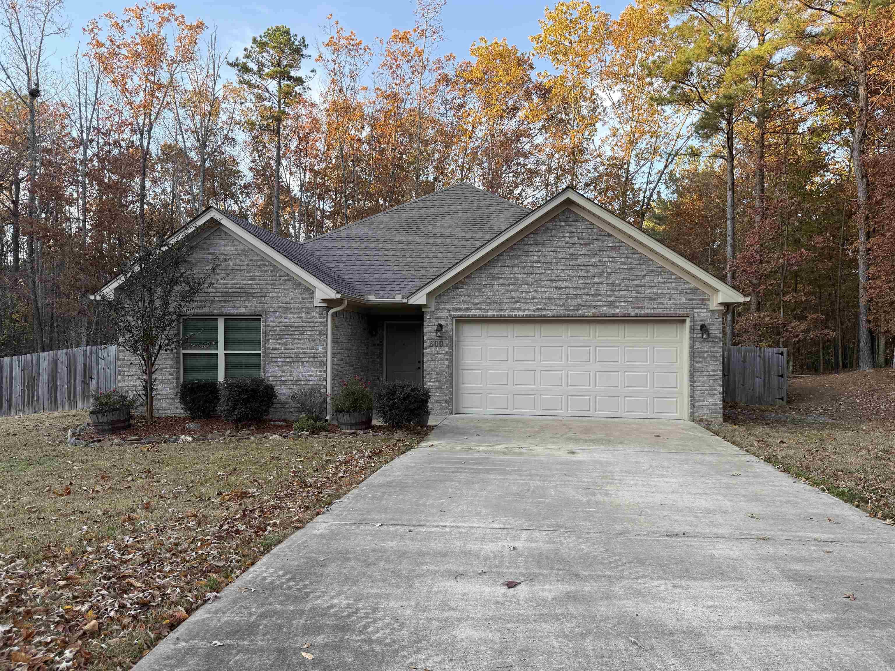 PINEWOOD ESTATES - Residential