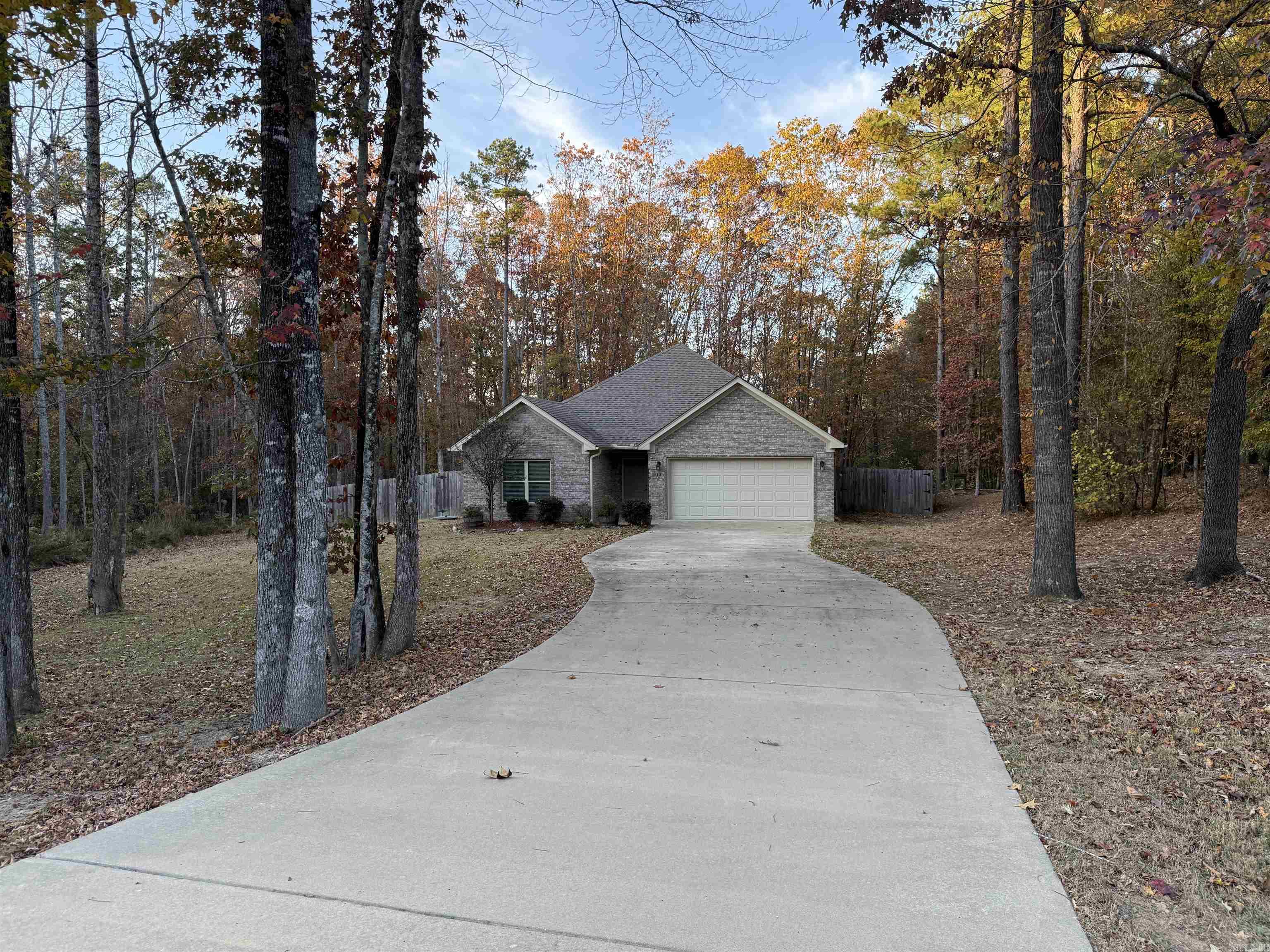 PINEWOOD ESTATES - Residential