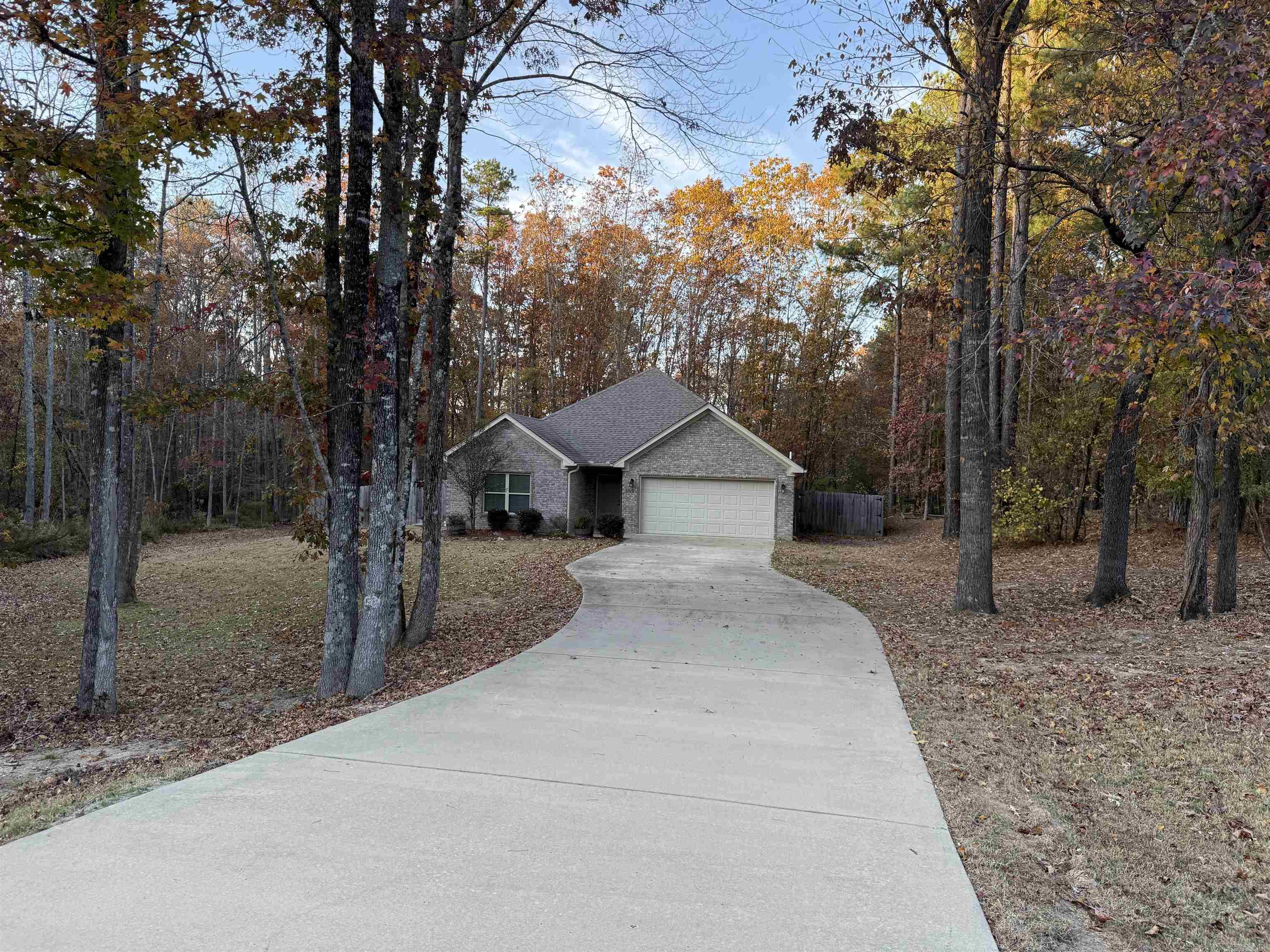 PINEWOOD ESTATES - Residential