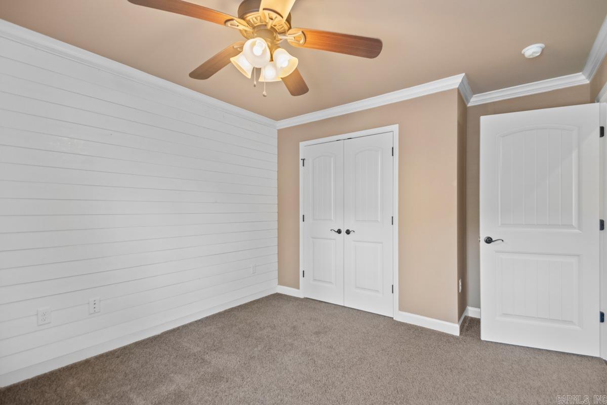 PINEWOOD ESTATES - Residential